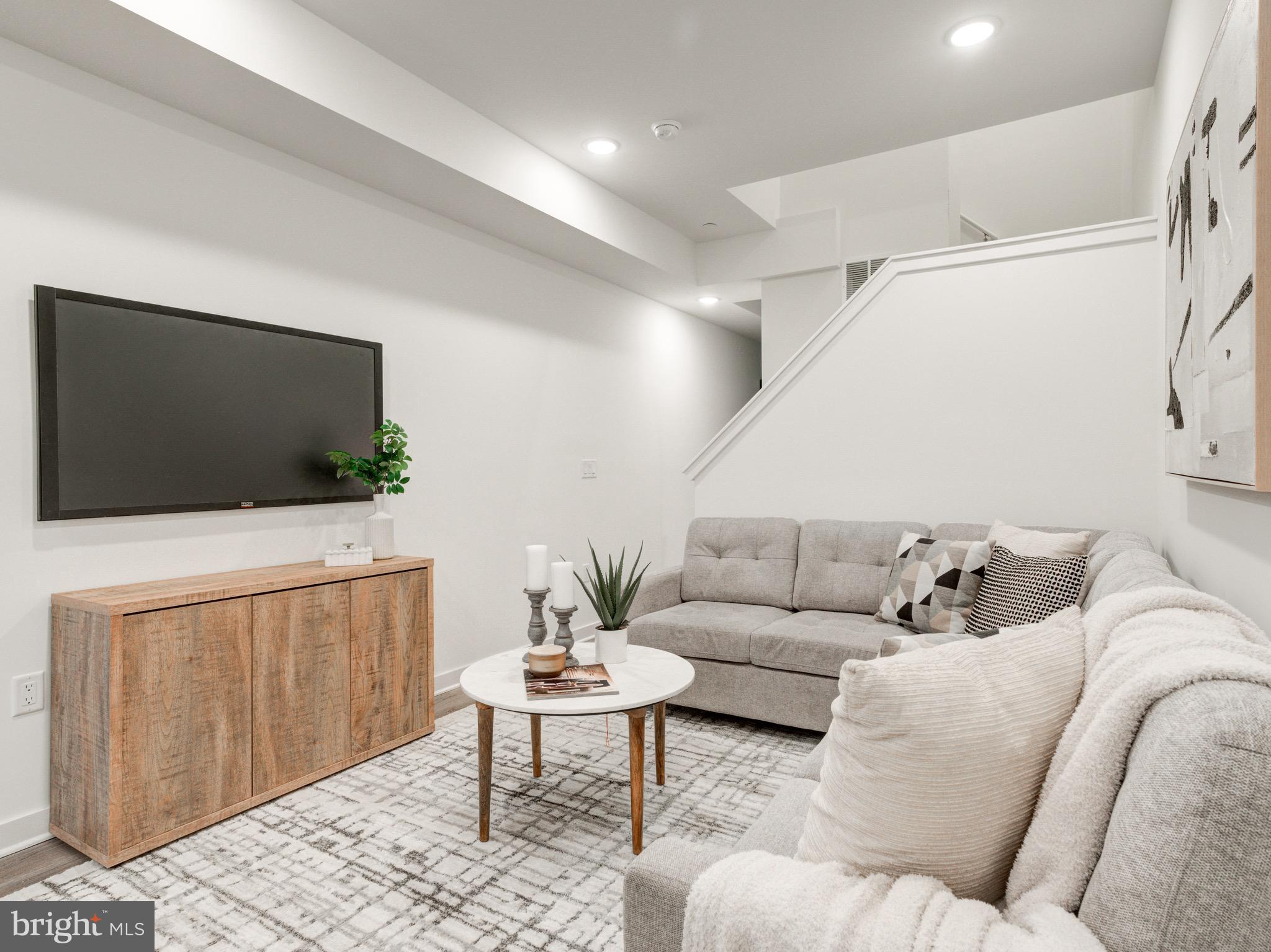 PORT RICHMOND - Residential