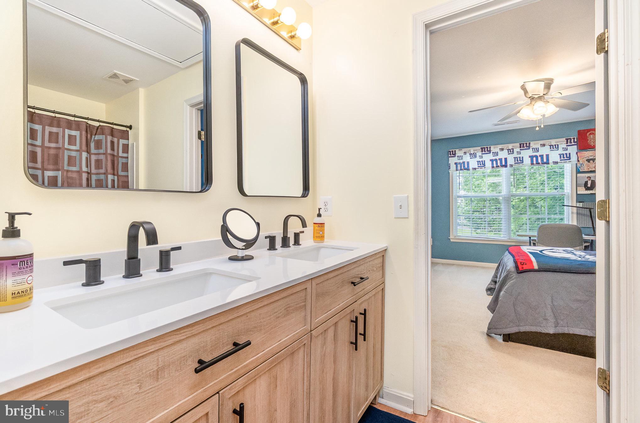 VINEYARD OAK NORTH - Residential