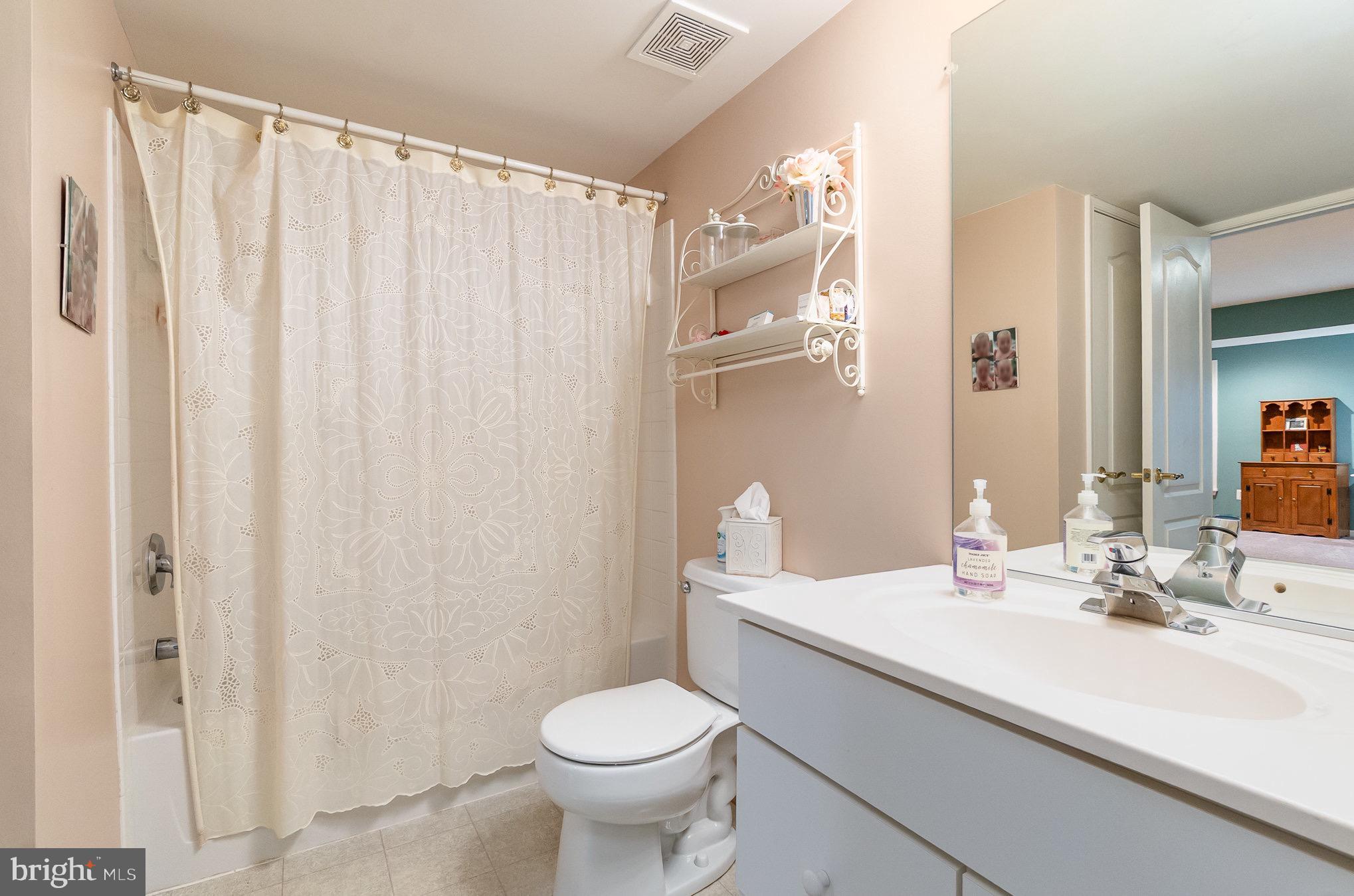 VINEYARD OAK NORTH - Residential