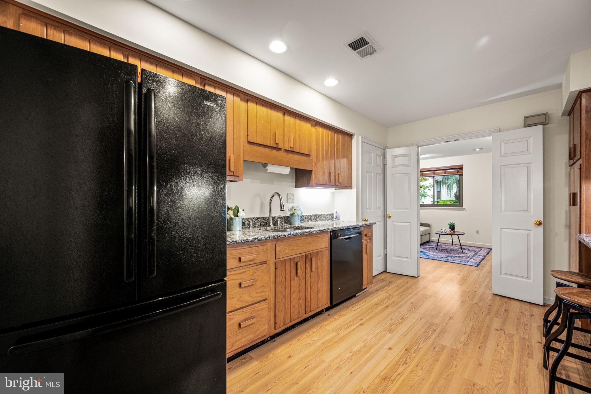 OAK KNOLL - Residential