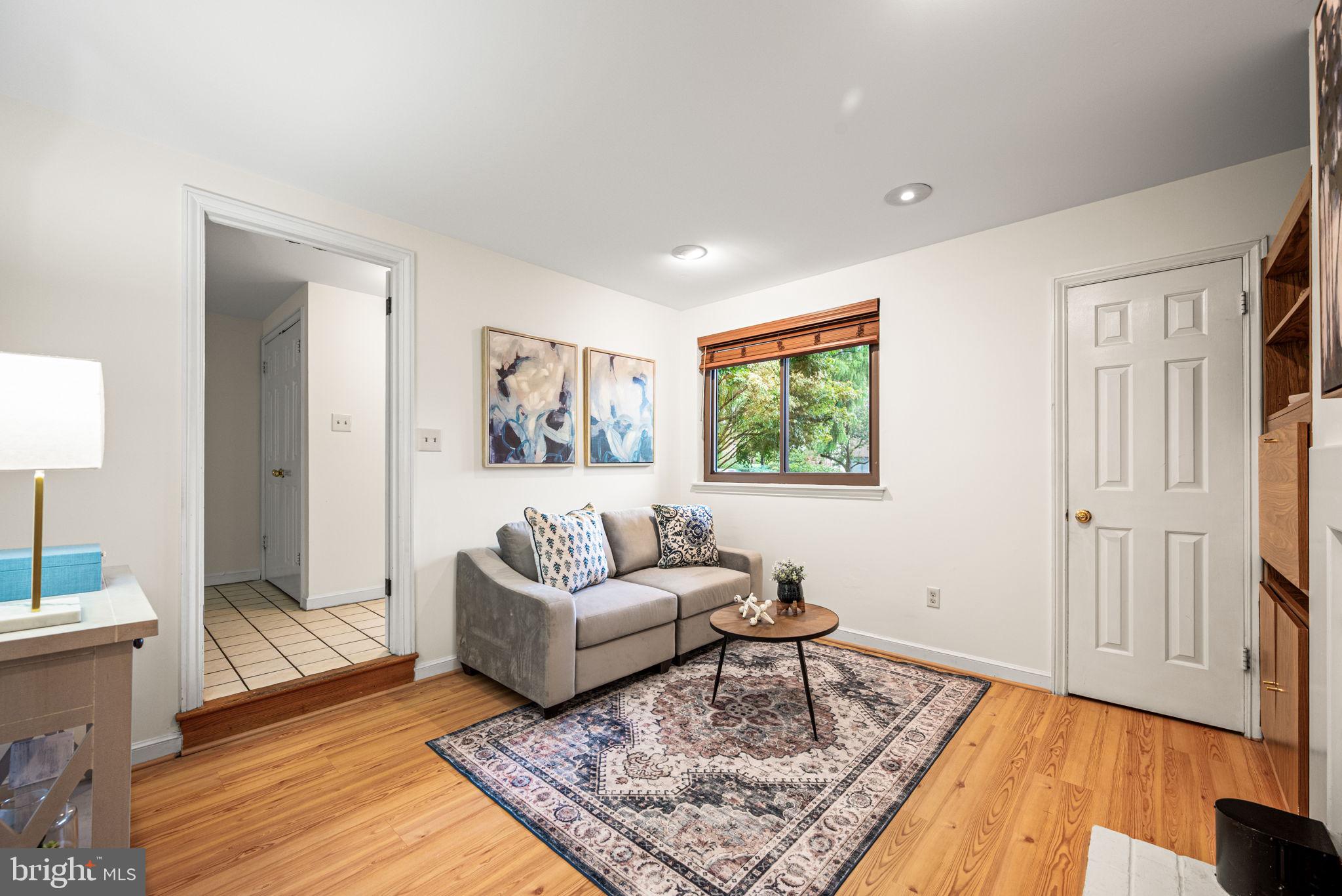 OAK KNOLL - Residential