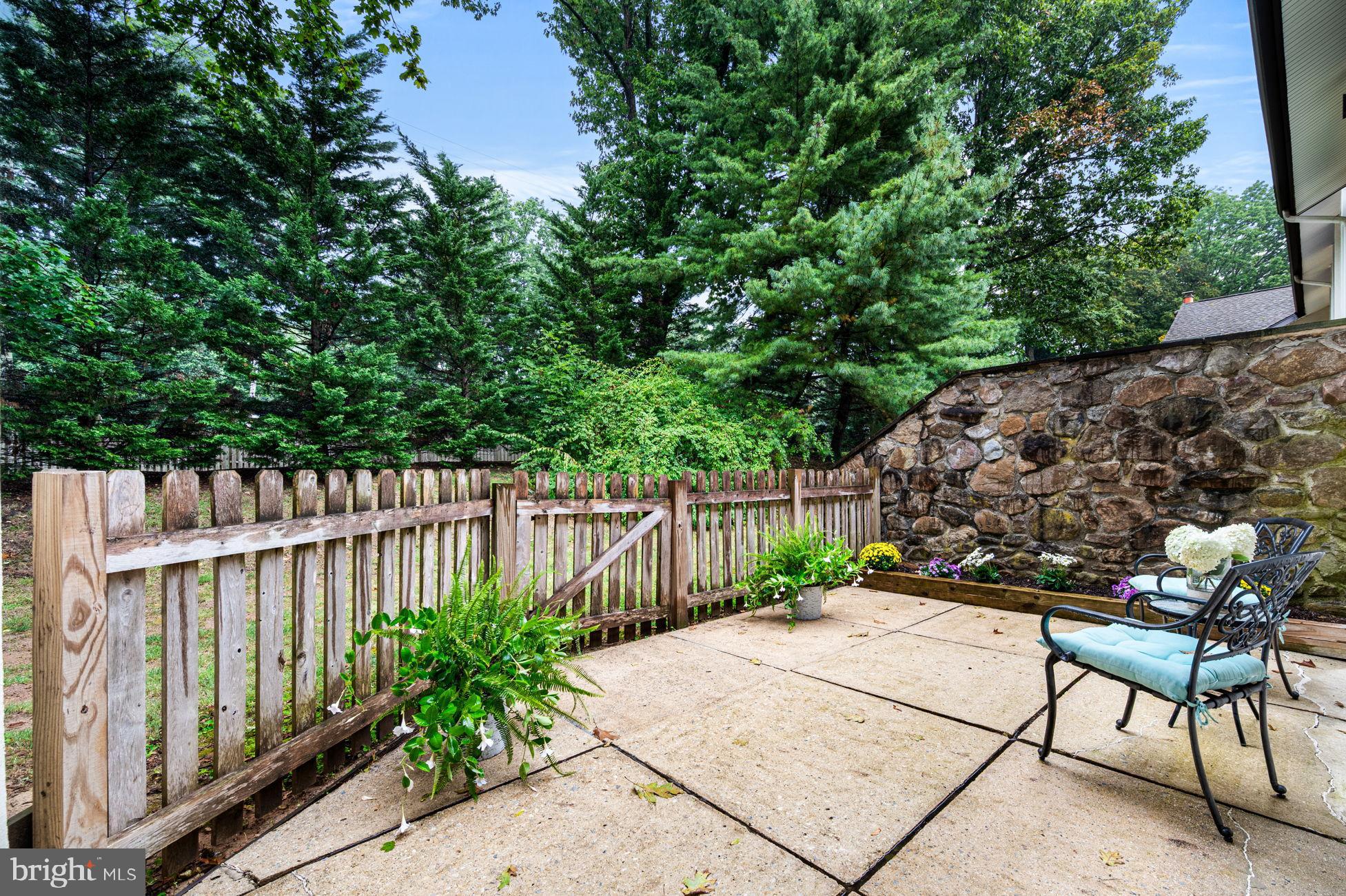 OAK KNOLL - Residential