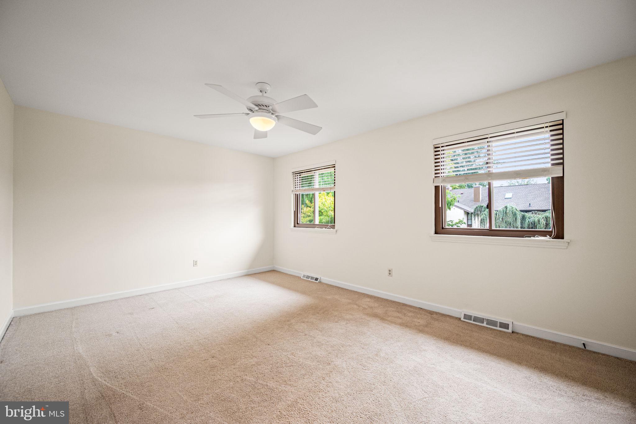 OAK KNOLL - Residential