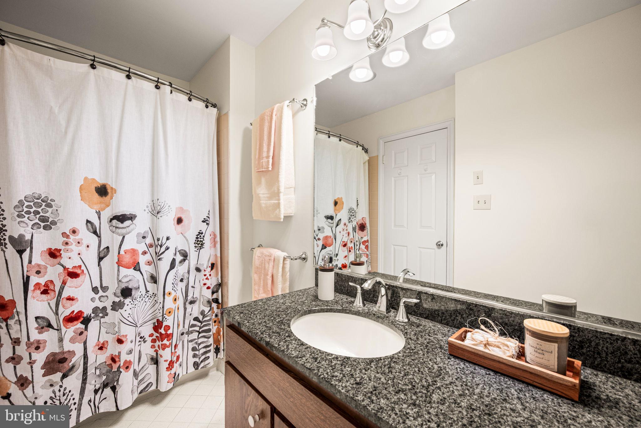 OAK KNOLL - Residential