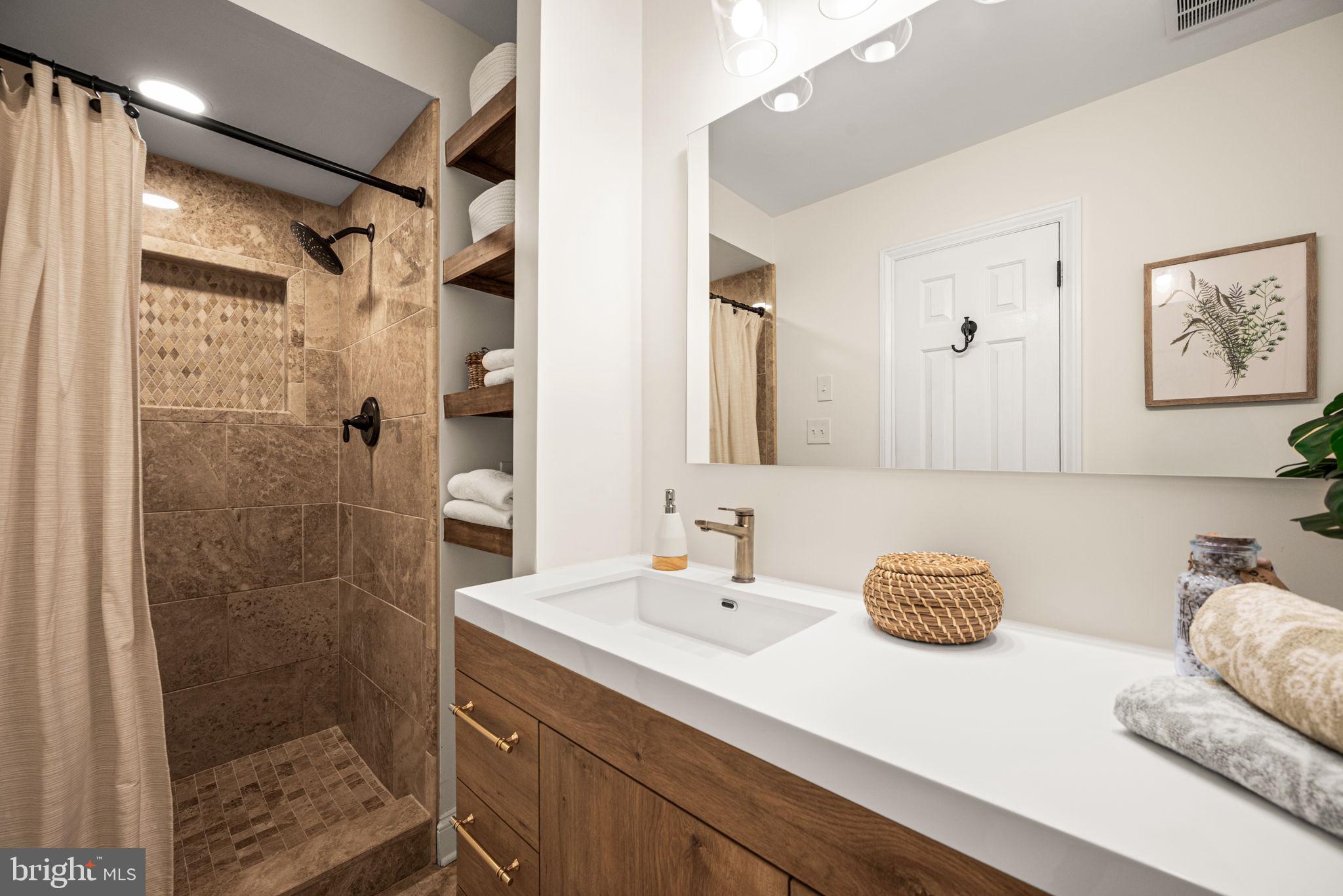 OAK KNOLL - Residential