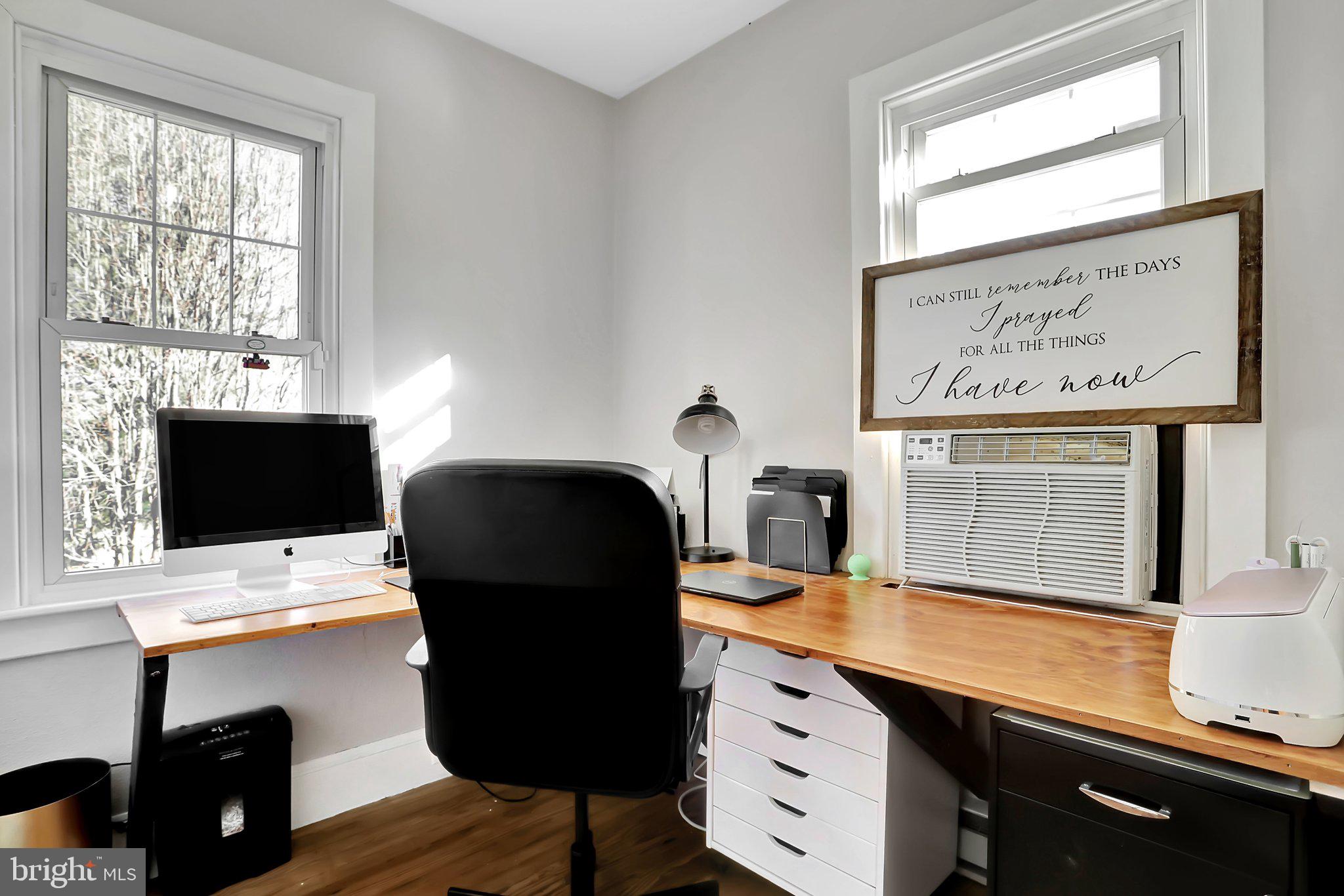 CHARLES TOWN - Residential