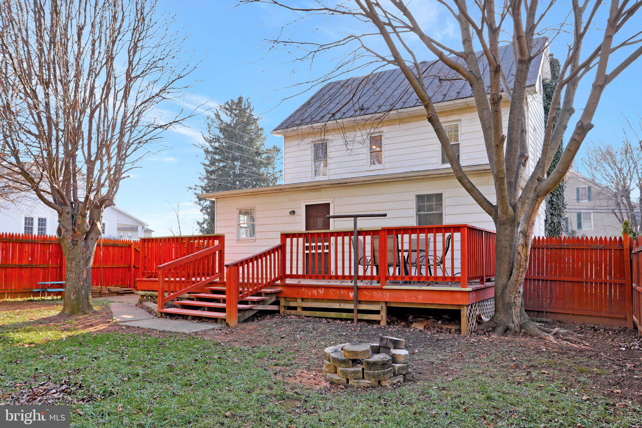 CHARLES TOWN - Residential