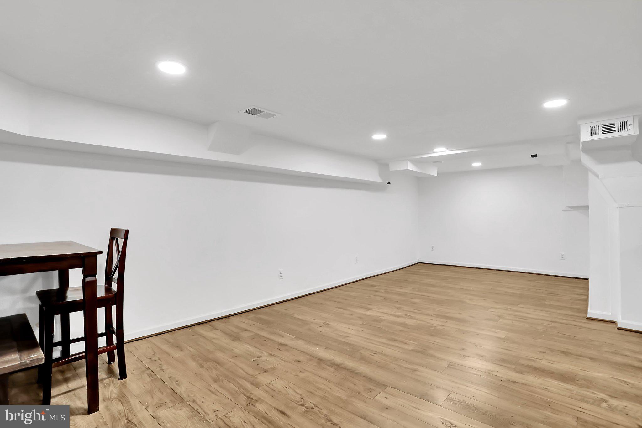 CHARLES TOWN - Residential