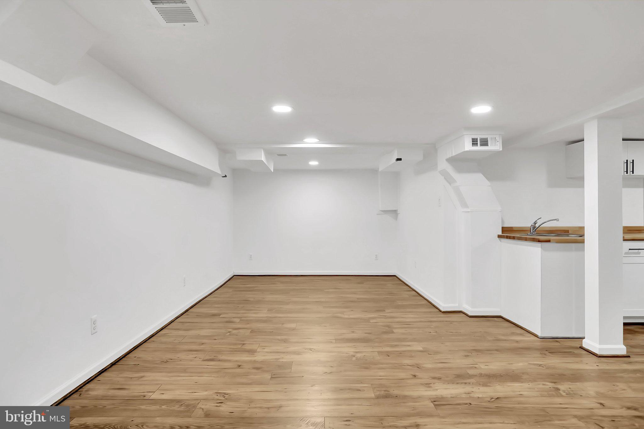 CHARLES TOWN - Residential