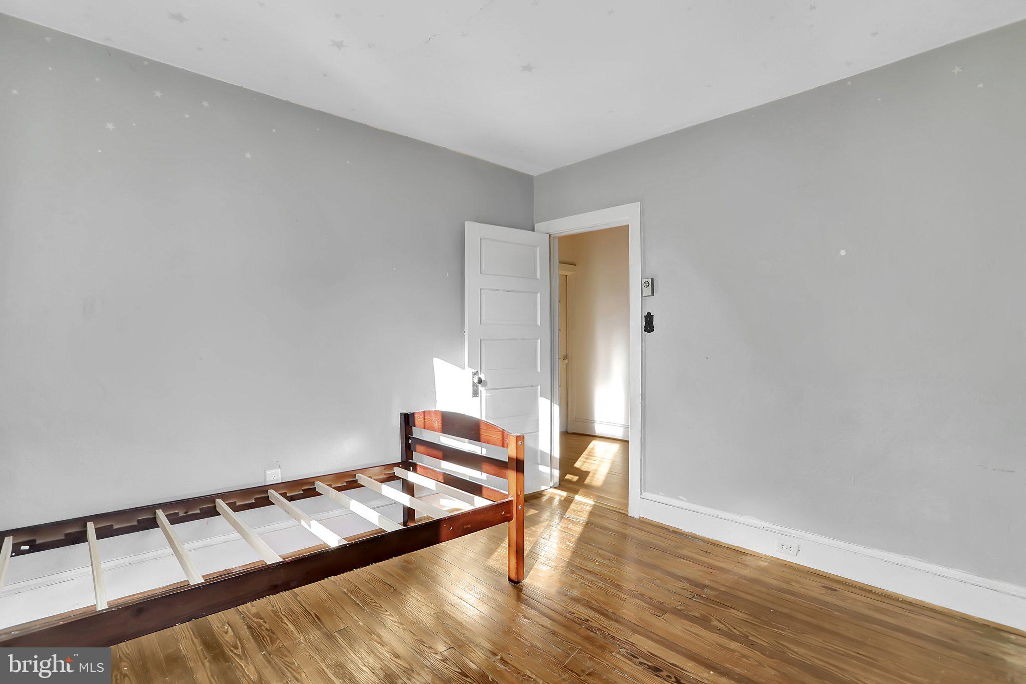 CHARLES TOWN - Residential