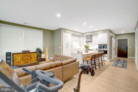 Condo For Rent - 635 Slaters Lane #101<br/> ALEXANDRIA, VA 22314