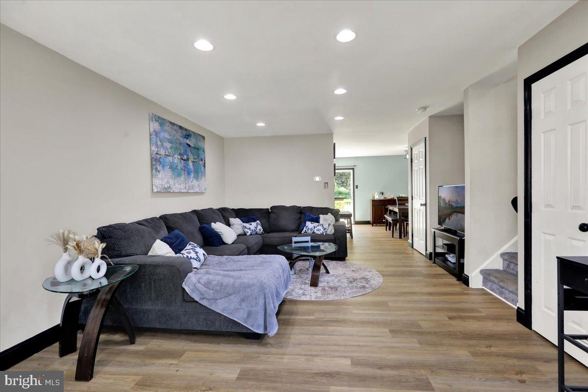 702 COVENTRY POINTE LANE