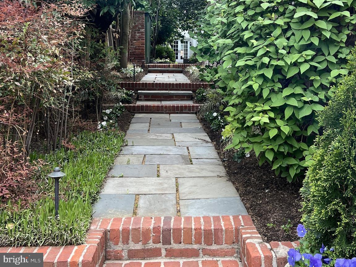 GEORGETOWN - Residential