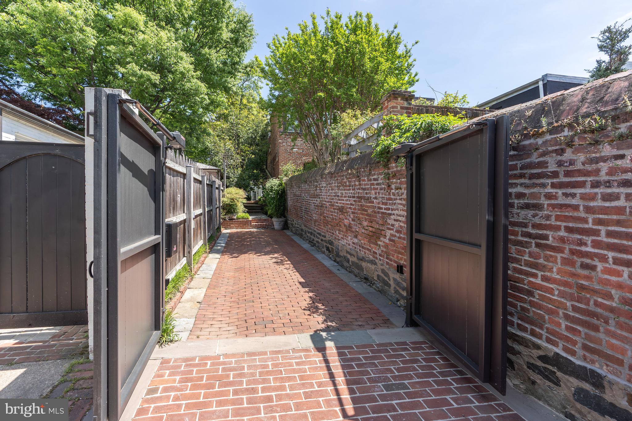 GEORGETOWN - Residential
