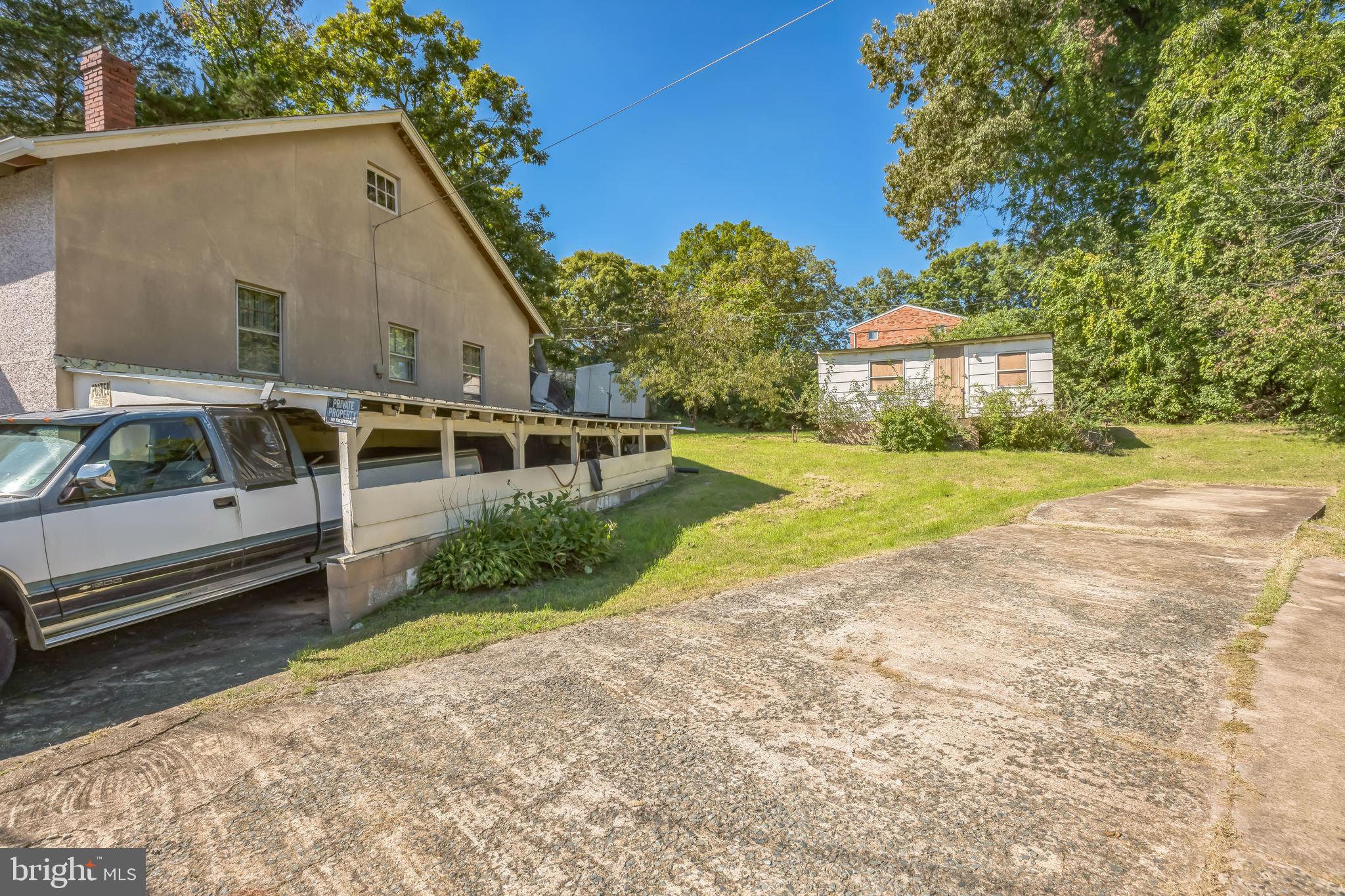 CATESBY HOWARD - Residential