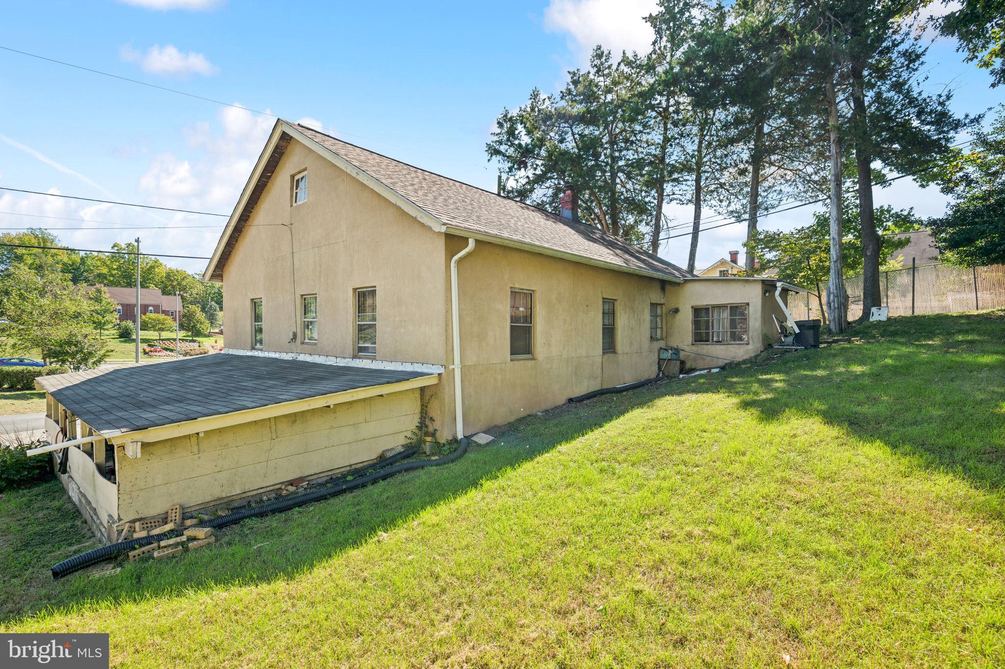 CATESBY HOWARD - Residential