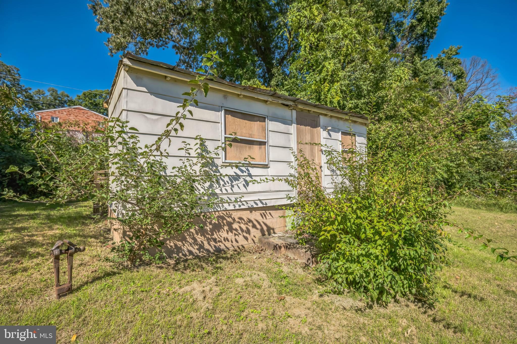 CATESBY HOWARD - Residential