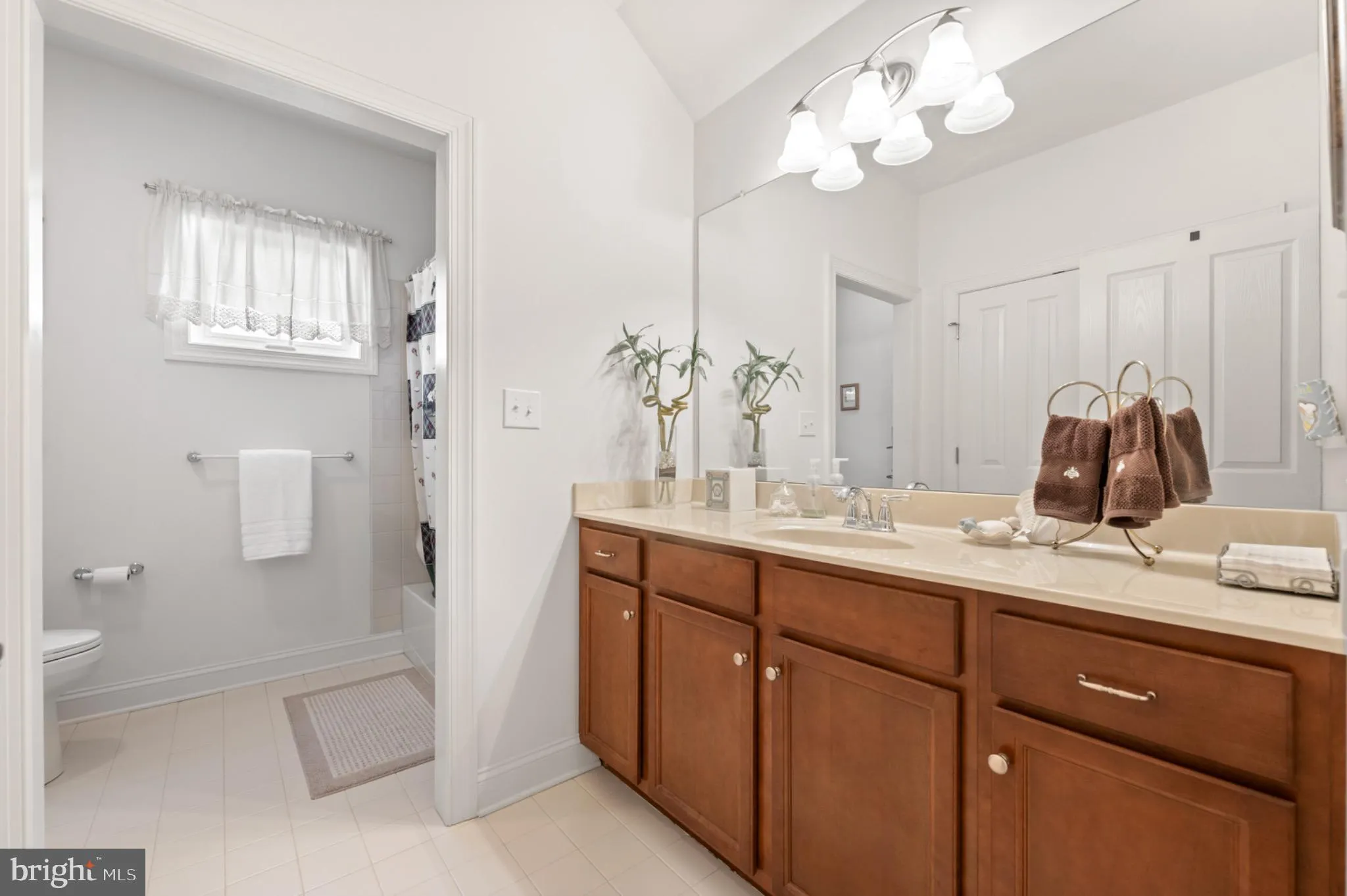 Phoenixville, Pennsylvania 19460, United States, 3 Bedrooms Bedrooms, ,3 BathroomsBathrooms,Residential,Active,223425