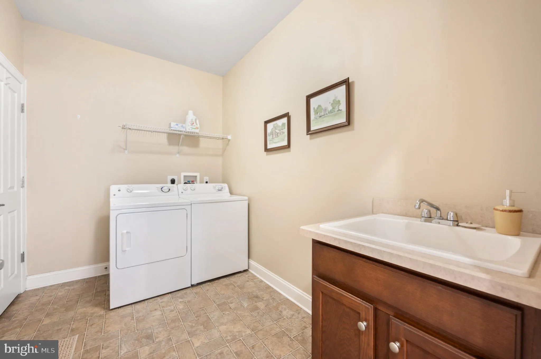 Phoenixville, Pennsylvania 19460, United States, 3 Bedrooms Bedrooms, ,3 BathroomsBathrooms,Residential,Active,223425