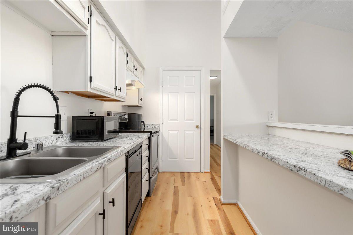 619 HIMES AVENUE V112