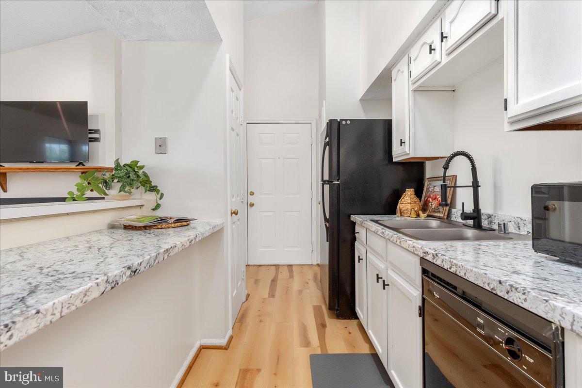 619 HIMES AVENUE V112