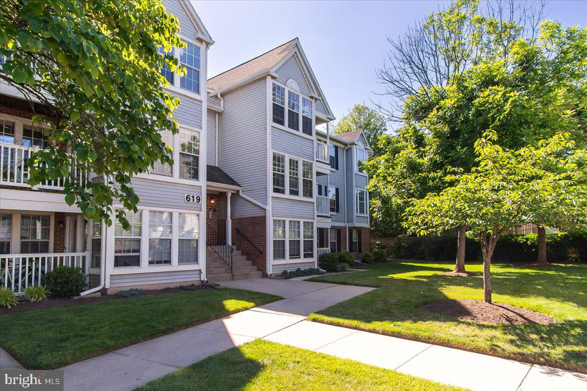 619 HIMES AVENUE V112