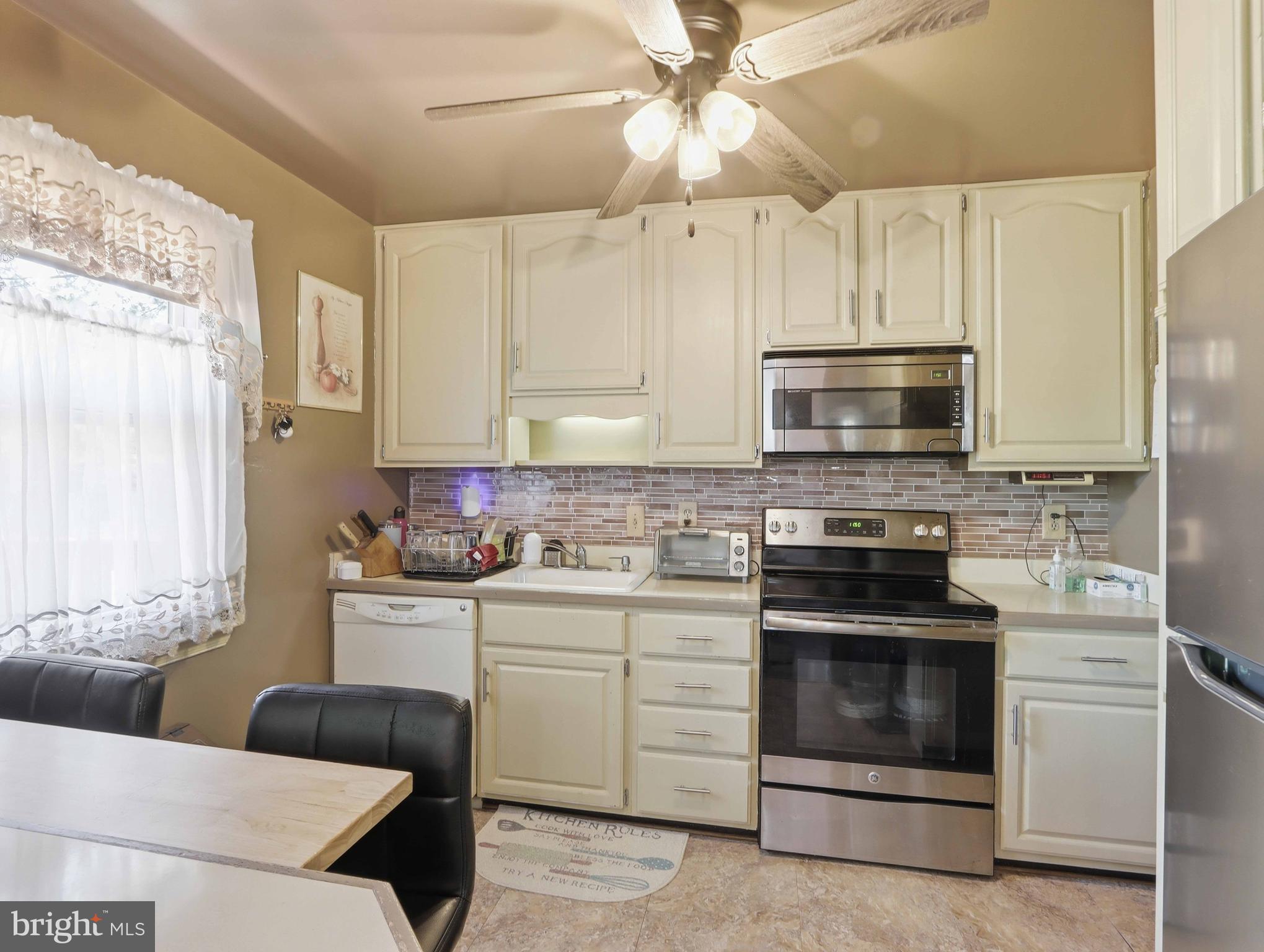 CATONSVILLE MANOR - Residential