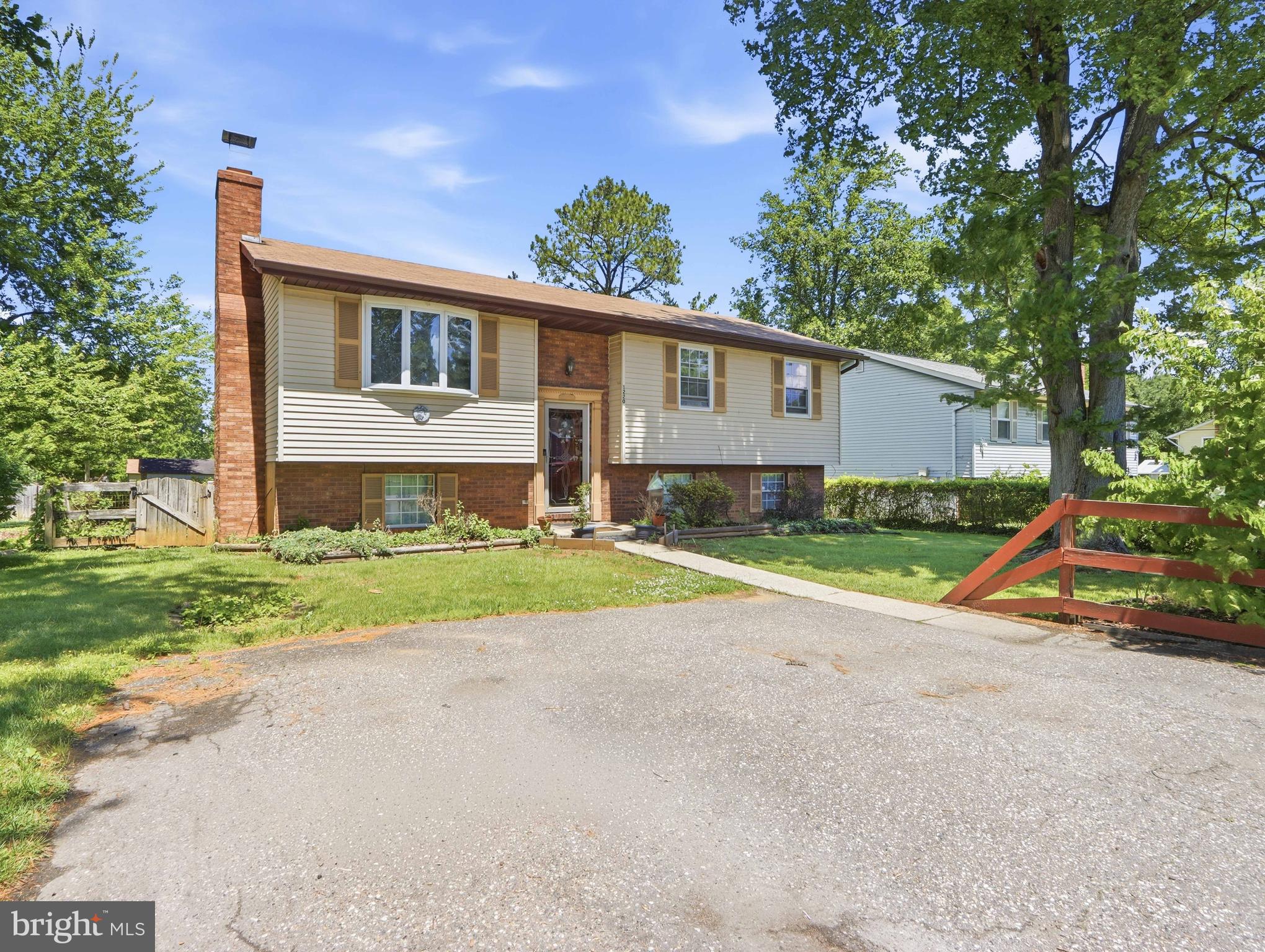 CATONSVILLE MANOR - Residential