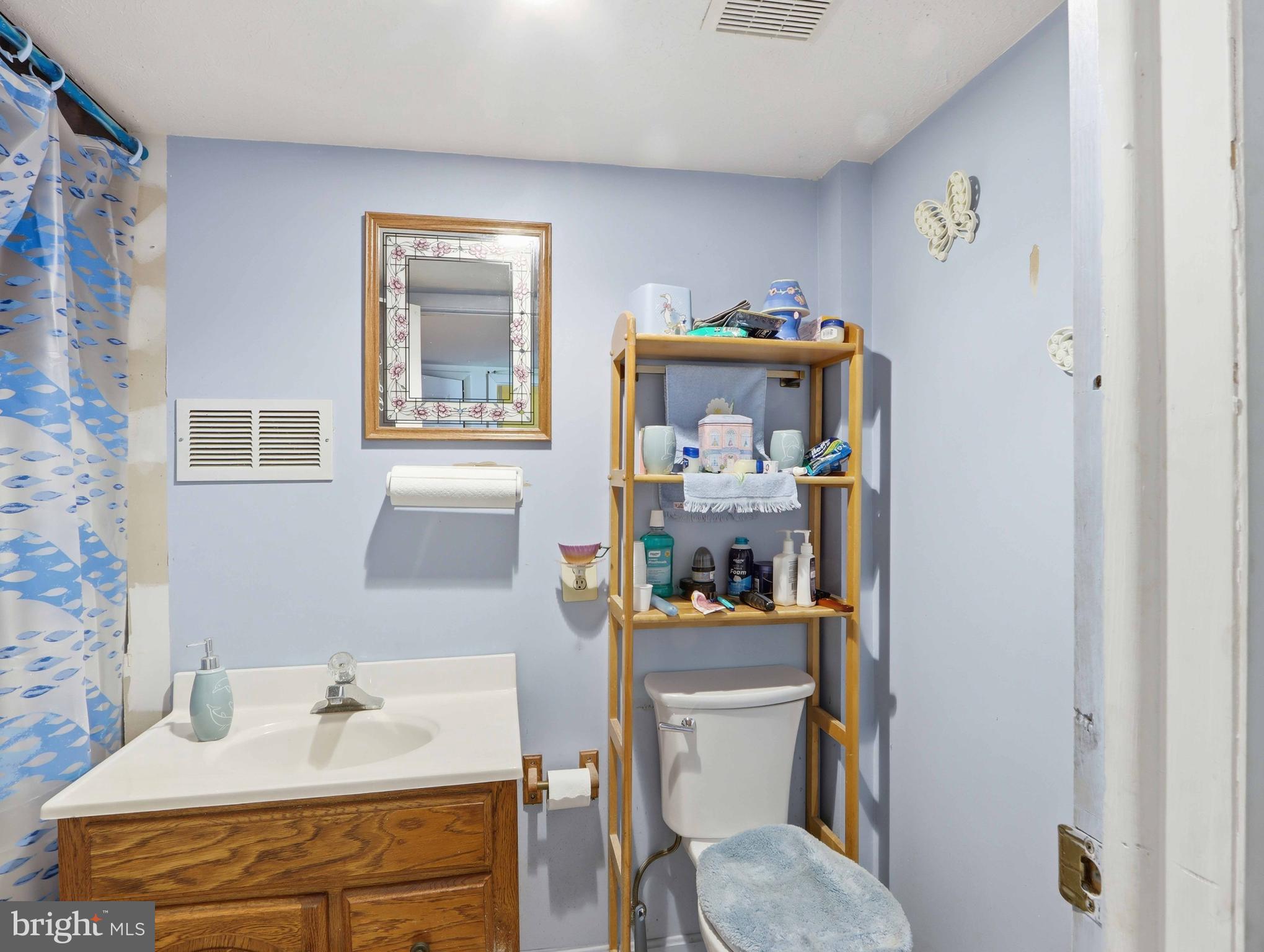 CATONSVILLE MANOR - Residential