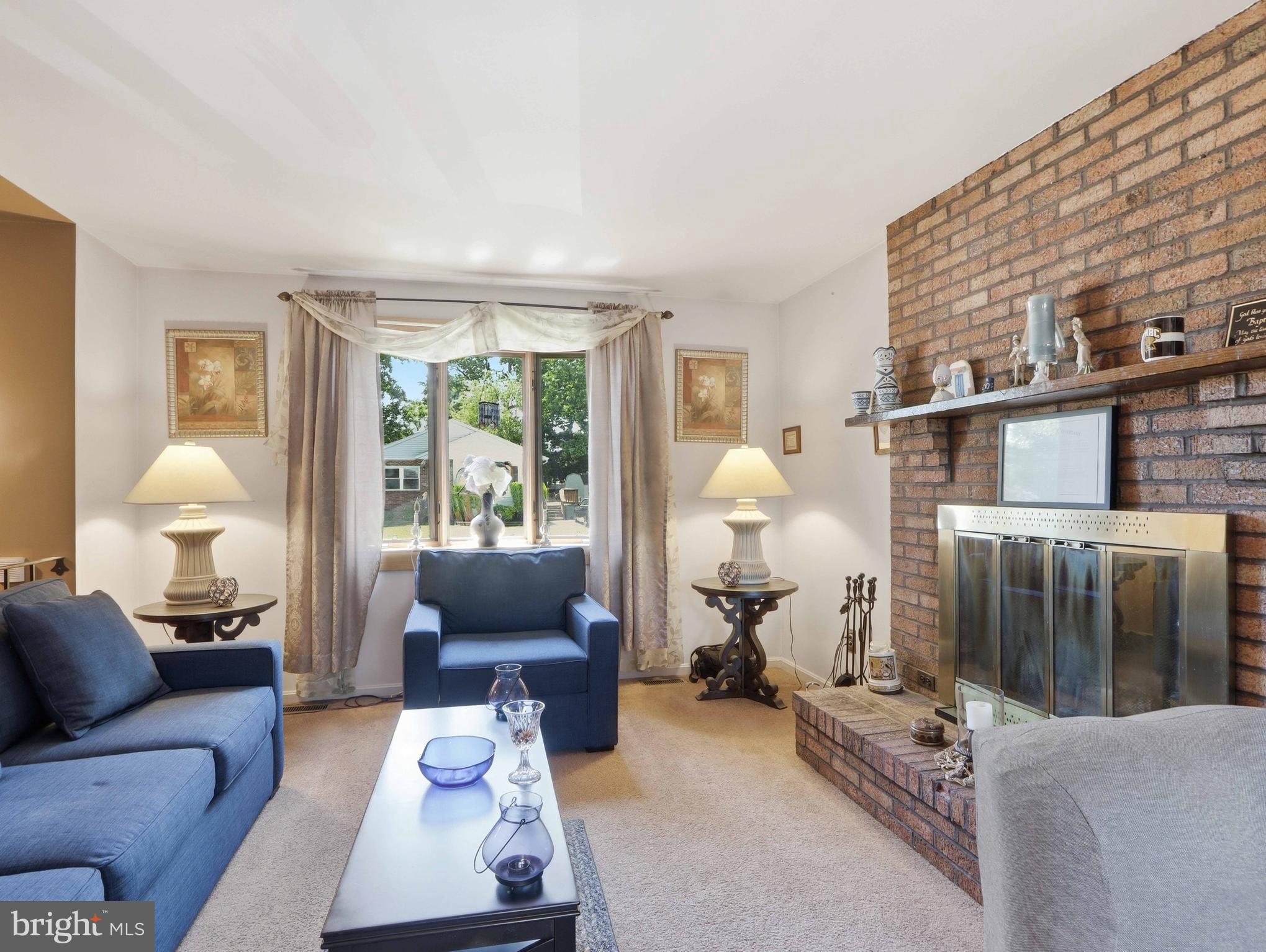 CATONSVILLE MANOR - Residential