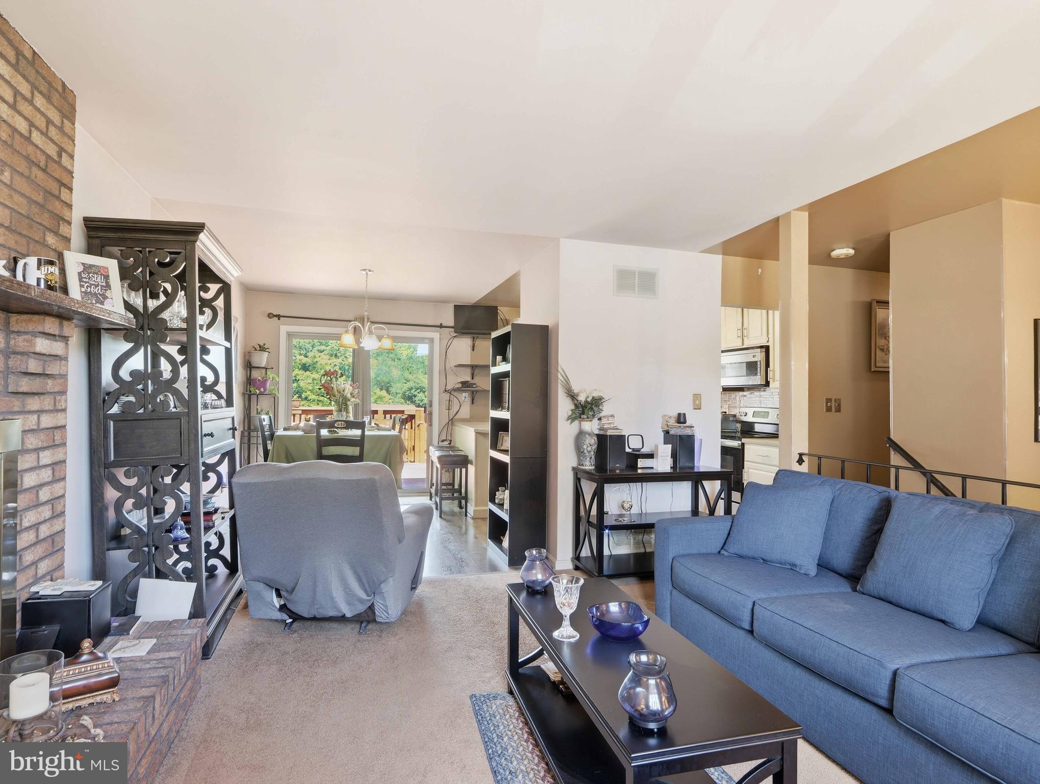 CATONSVILLE MANOR - Residential
