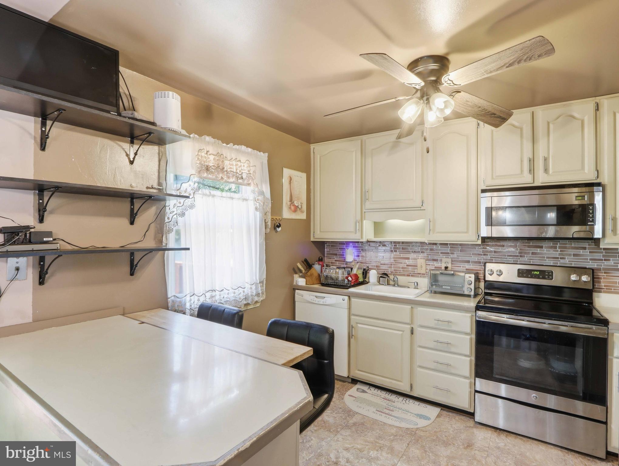 CATONSVILLE MANOR - Residential