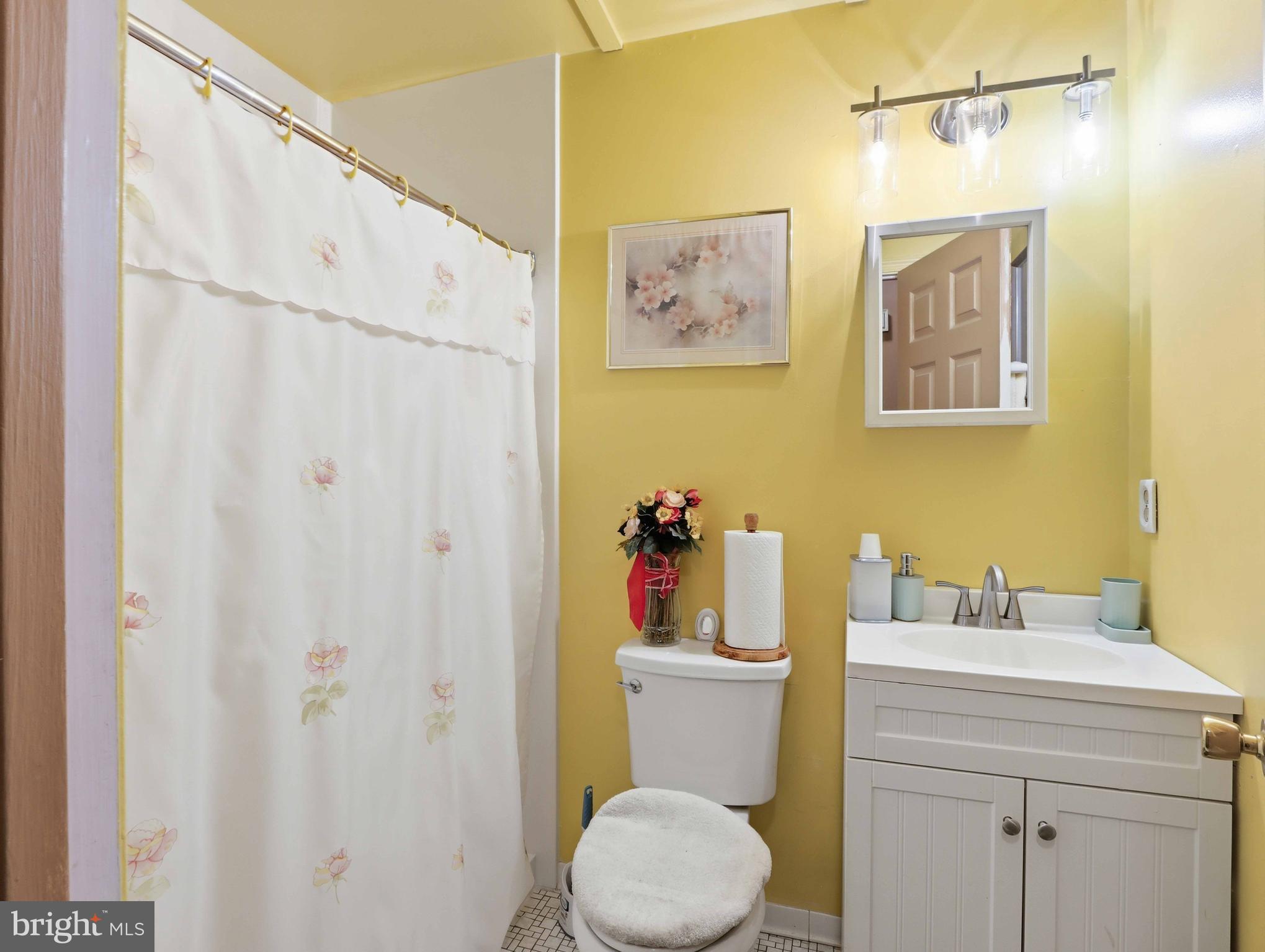 CATONSVILLE MANOR - Residential