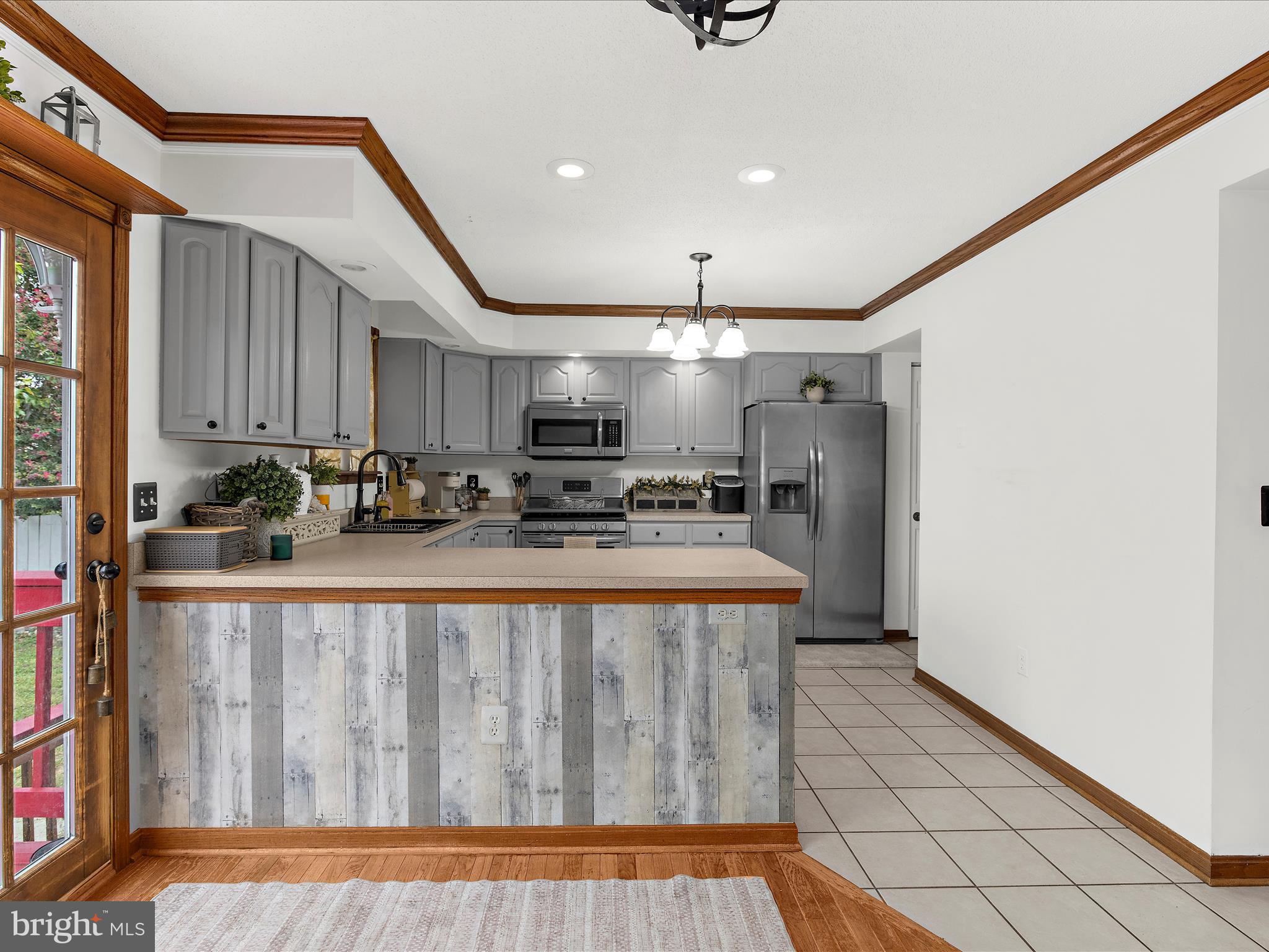 243 HAMMONDS LANE