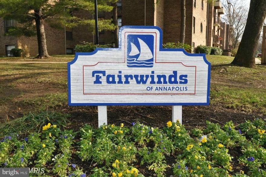 SPACIOUS AND FRESHLY PAINTED, CLEAN AND EXTRA LARGE Second floor 2BED 2 BATH (only one set of stairs) w/bump out (extra APPROX 80+ sq.ft.).  Looks out over court yard and is very quiet in well maintained development.  Has pool, tennis courts, courts and playgrounds.  Condo fees include gas heat and hot water.  Owner pays electric.  Close to shopping and Quiet Waters Park.