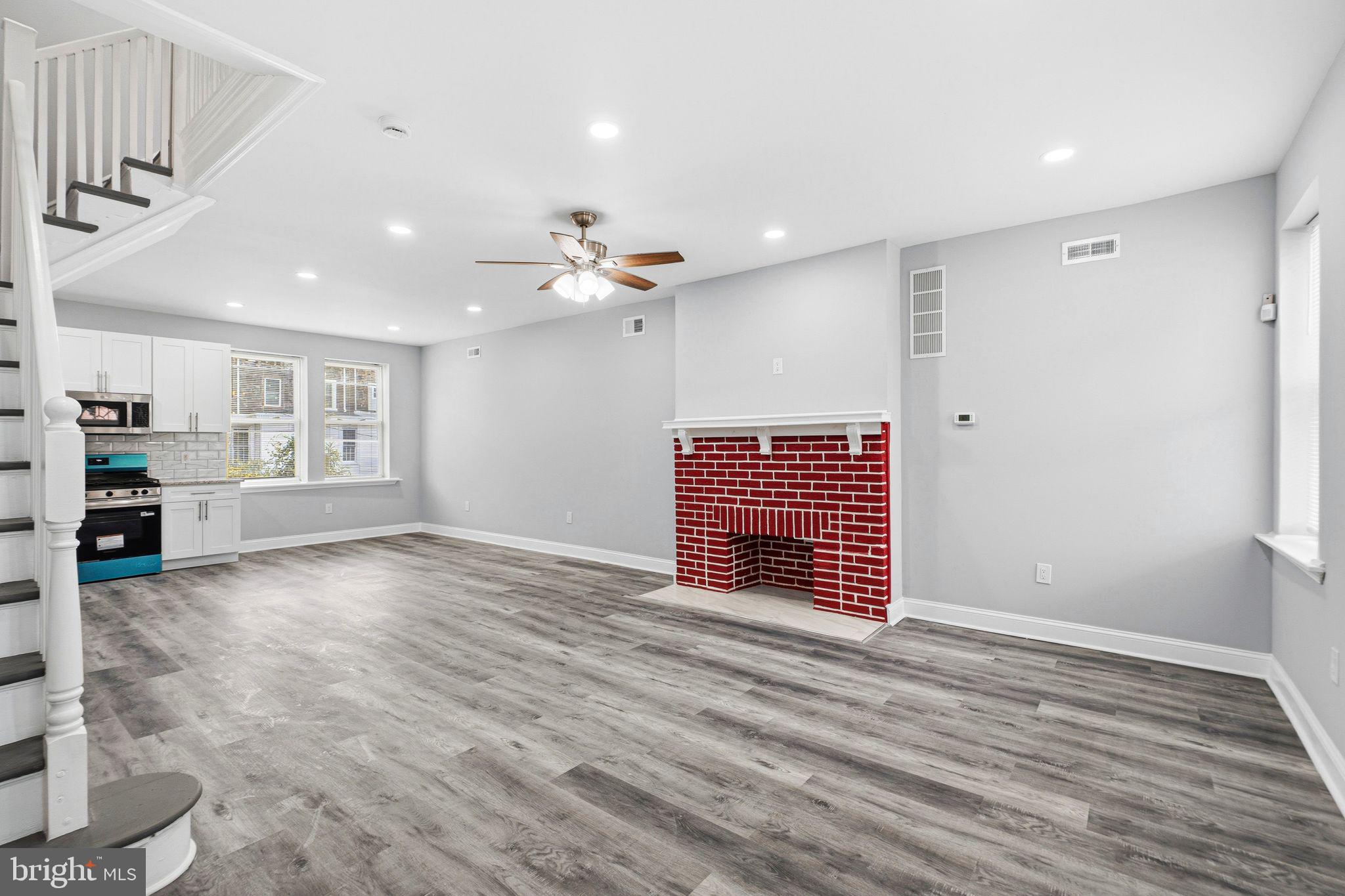 436 E CHELTEN AVENUE