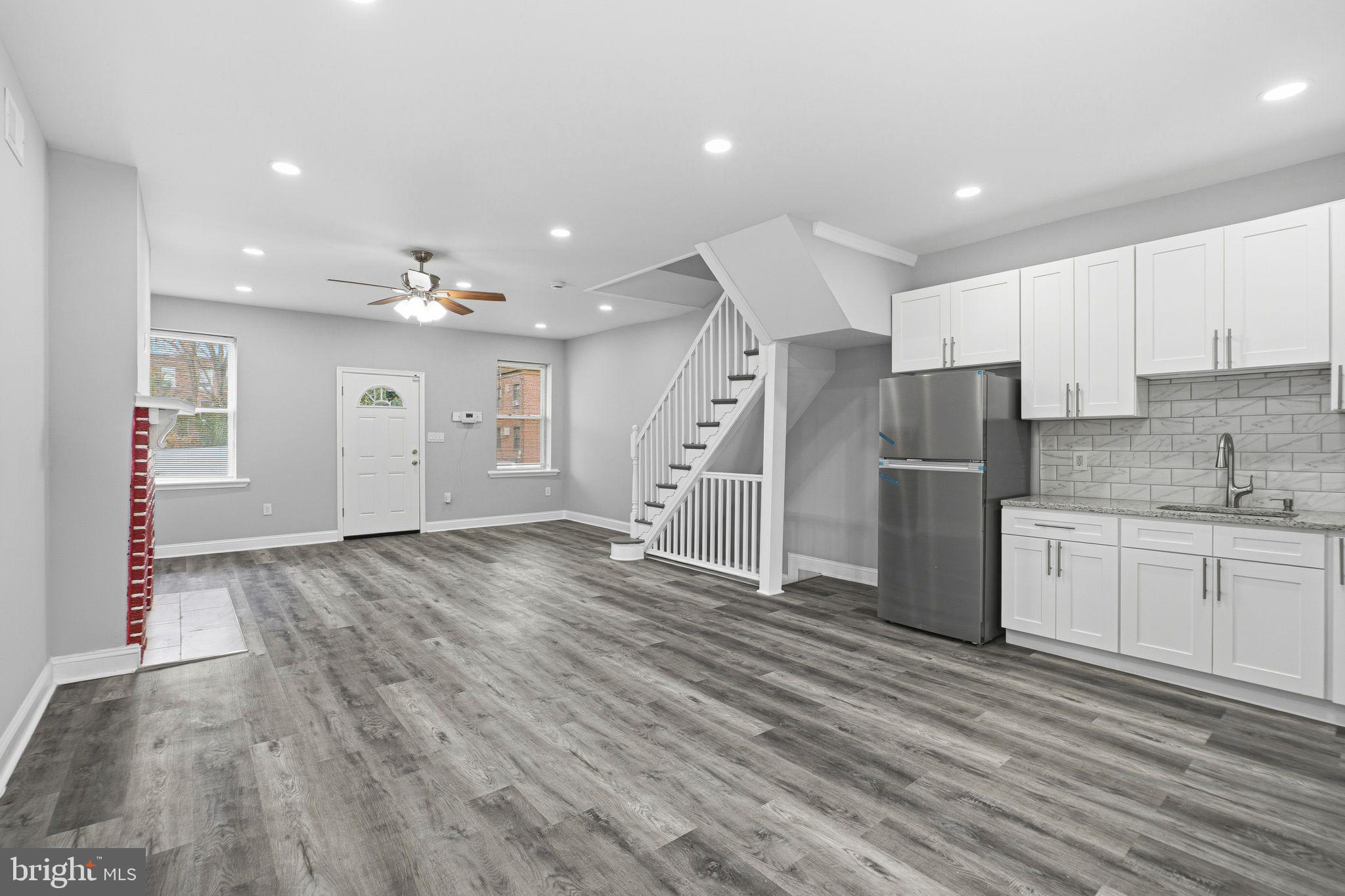 436 E CHELTEN AVENUE