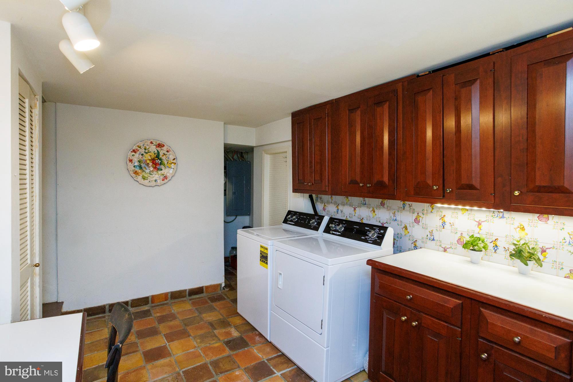 WASHINGTON SQ WEST - Residential