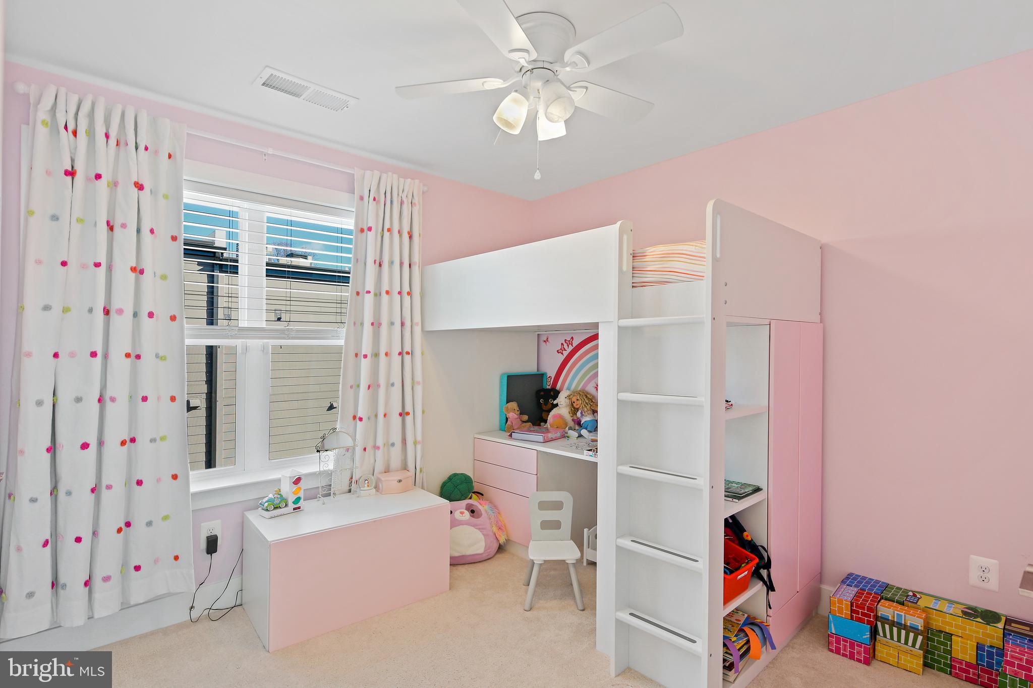 TOWER OAKS - Residential Lease