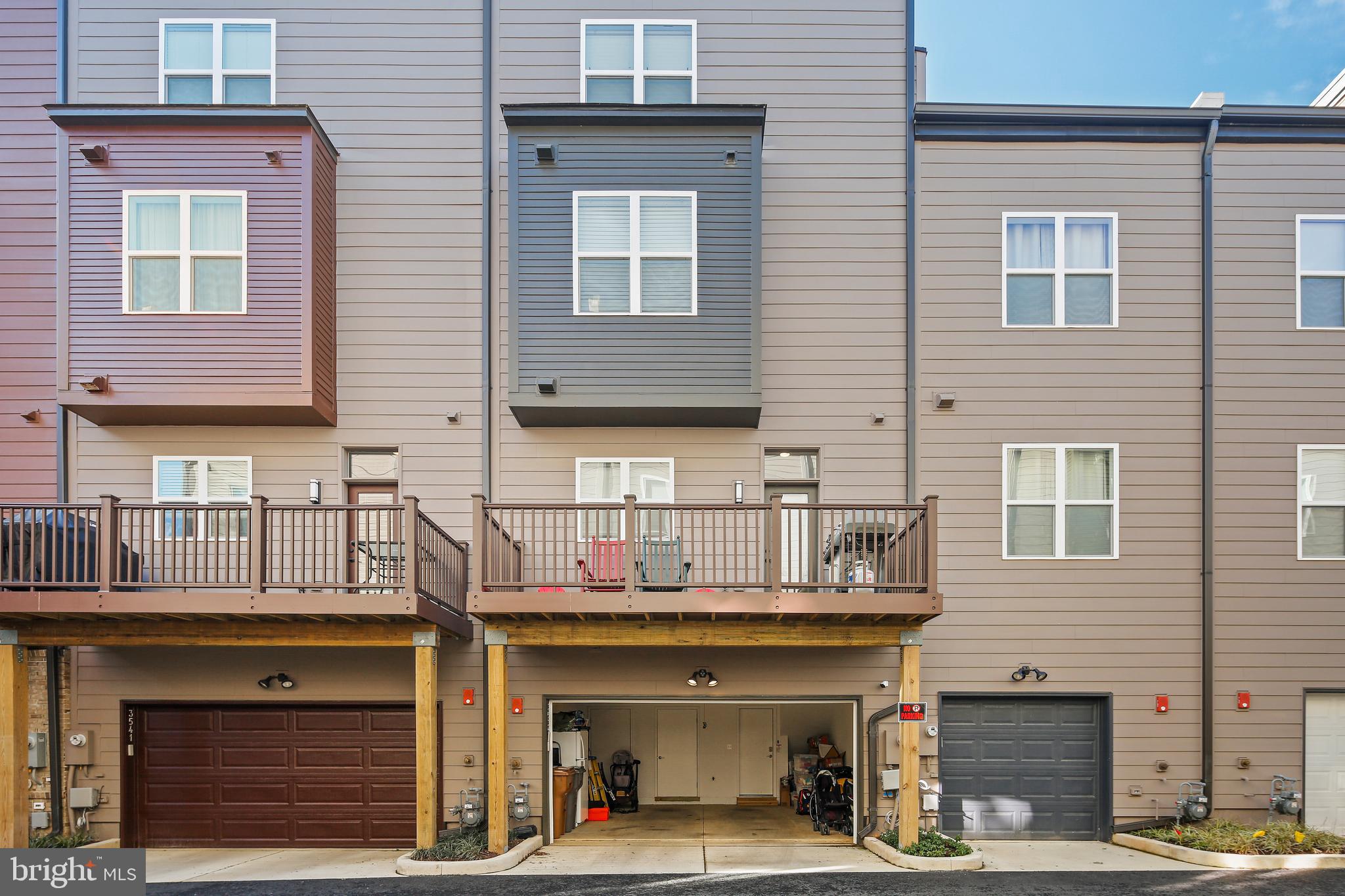 TOWER OAKS - Residential Lease