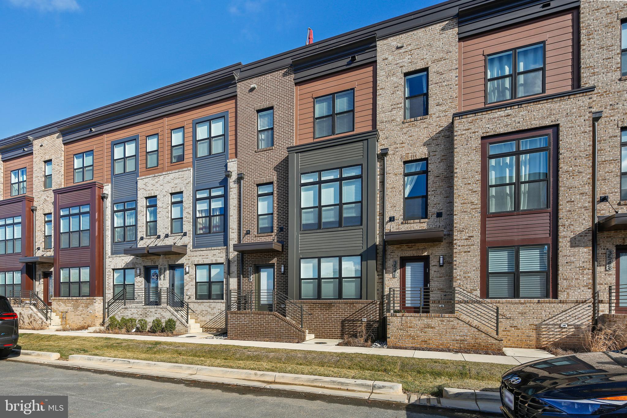 TOWER OAKS - Residential Lease