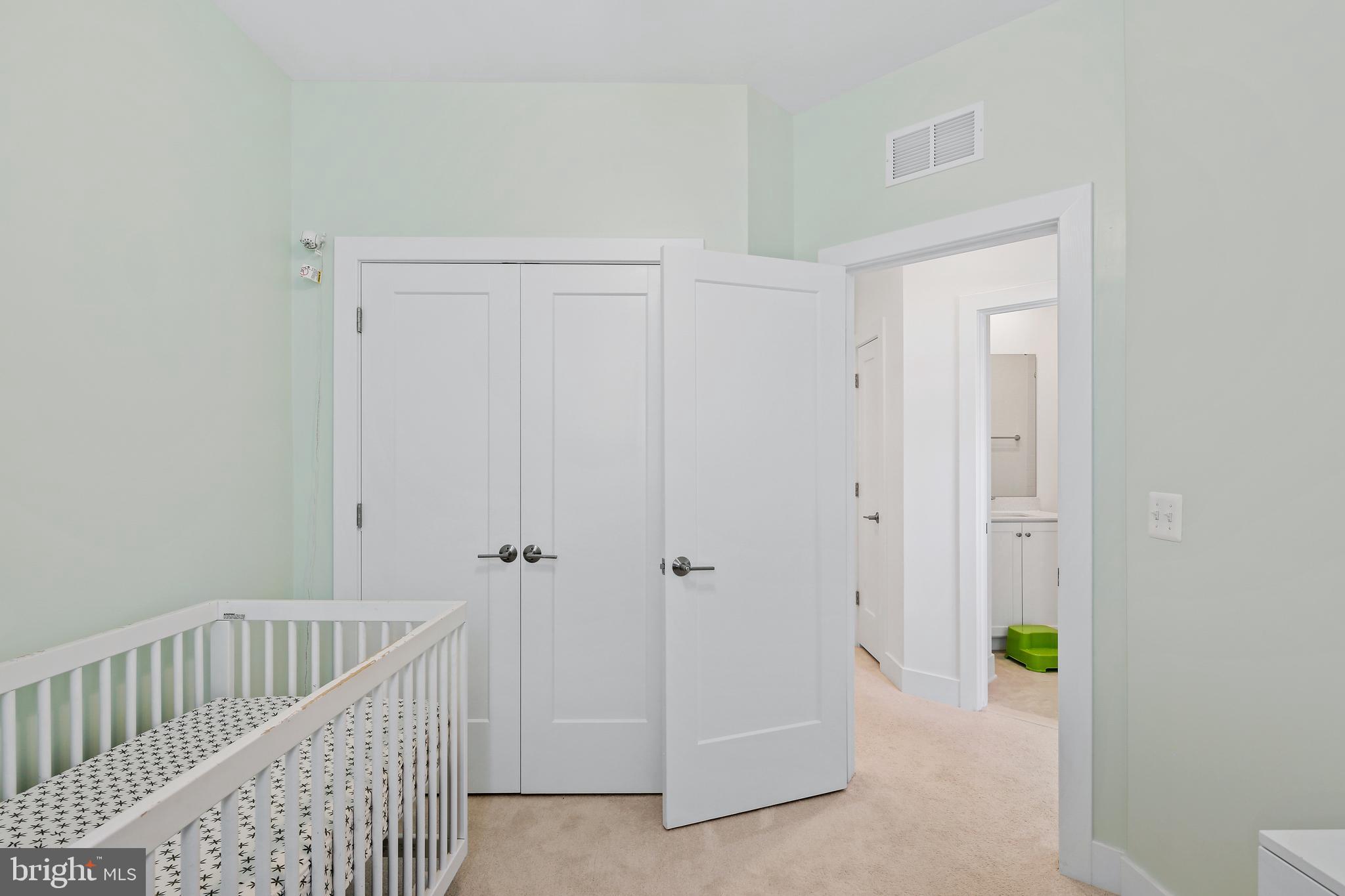 TOWER OAKS - Residential Lease