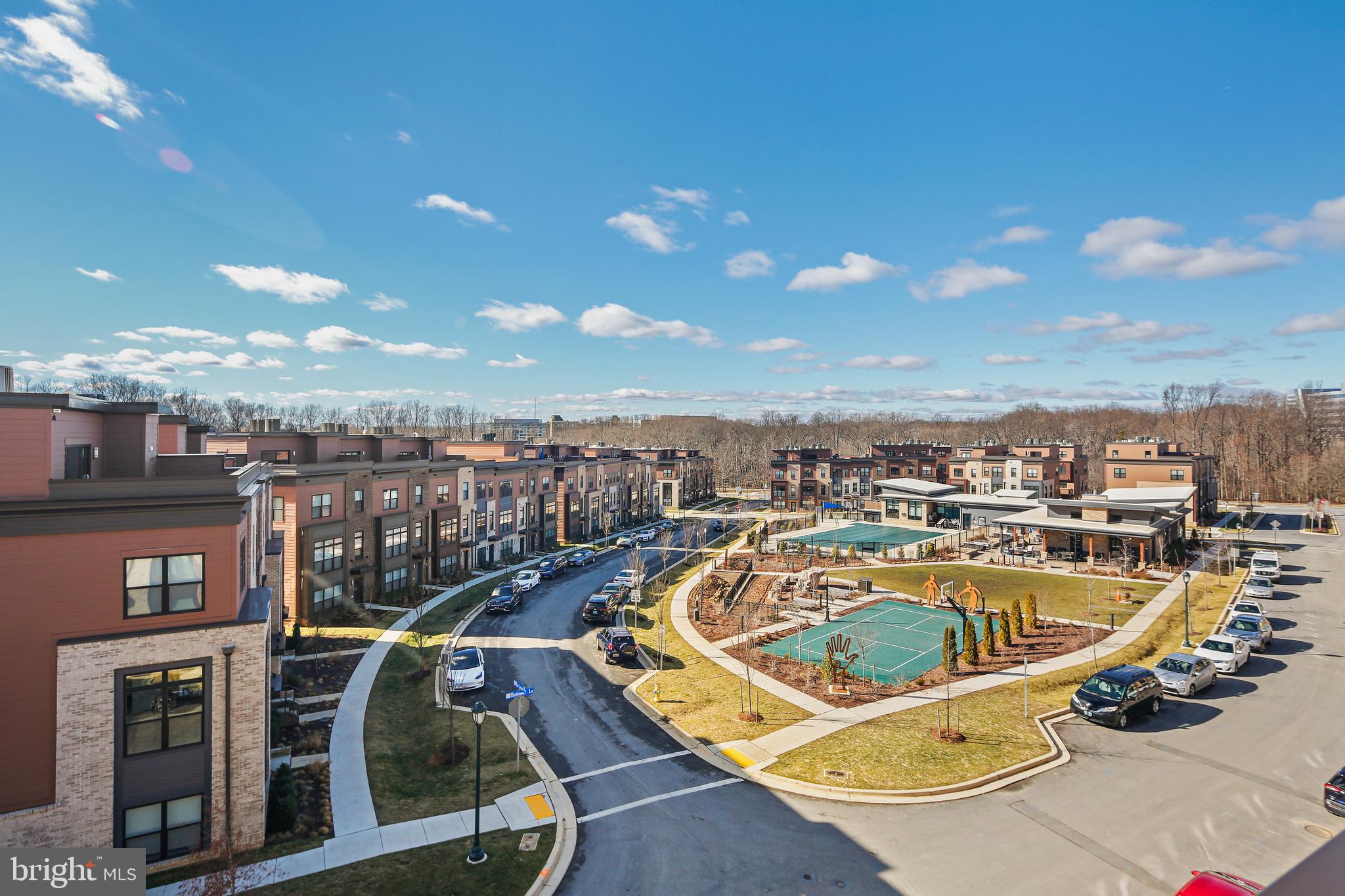 TOWER OAKS - Residential Lease