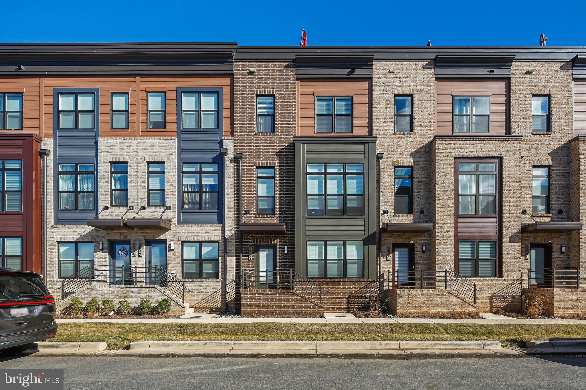 TOWER OAKS - Residential Lease