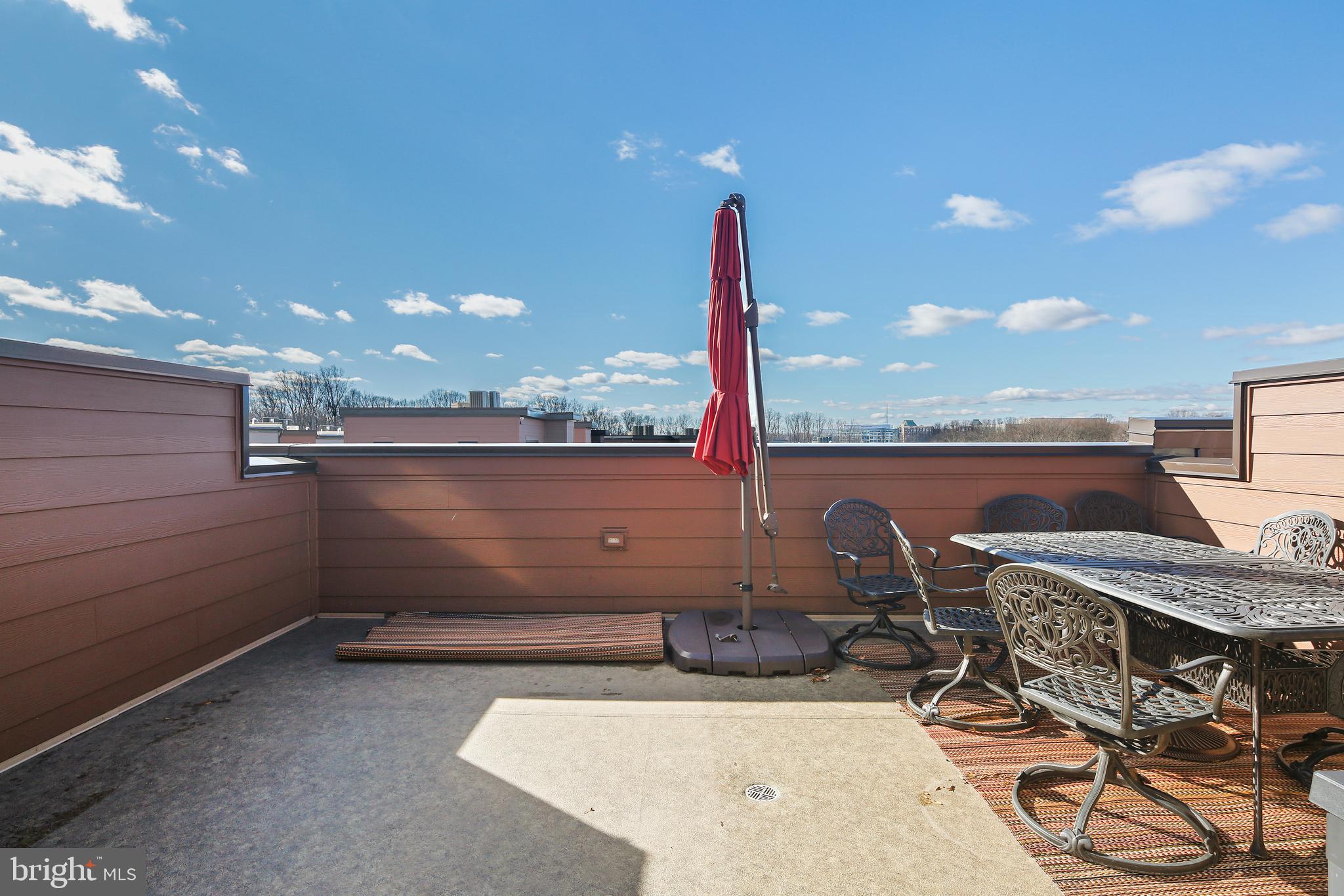 TOWER OAKS - Residential Lease