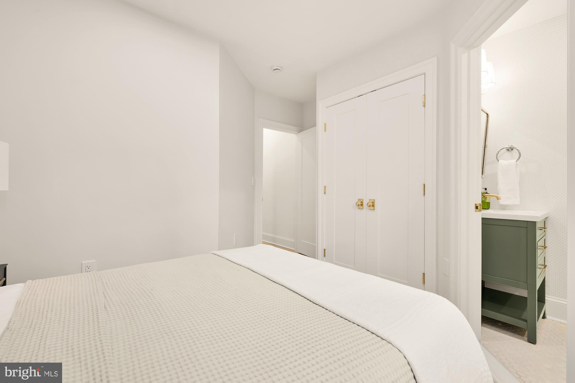 OLD TOWN ALEXANDRIA - Residential