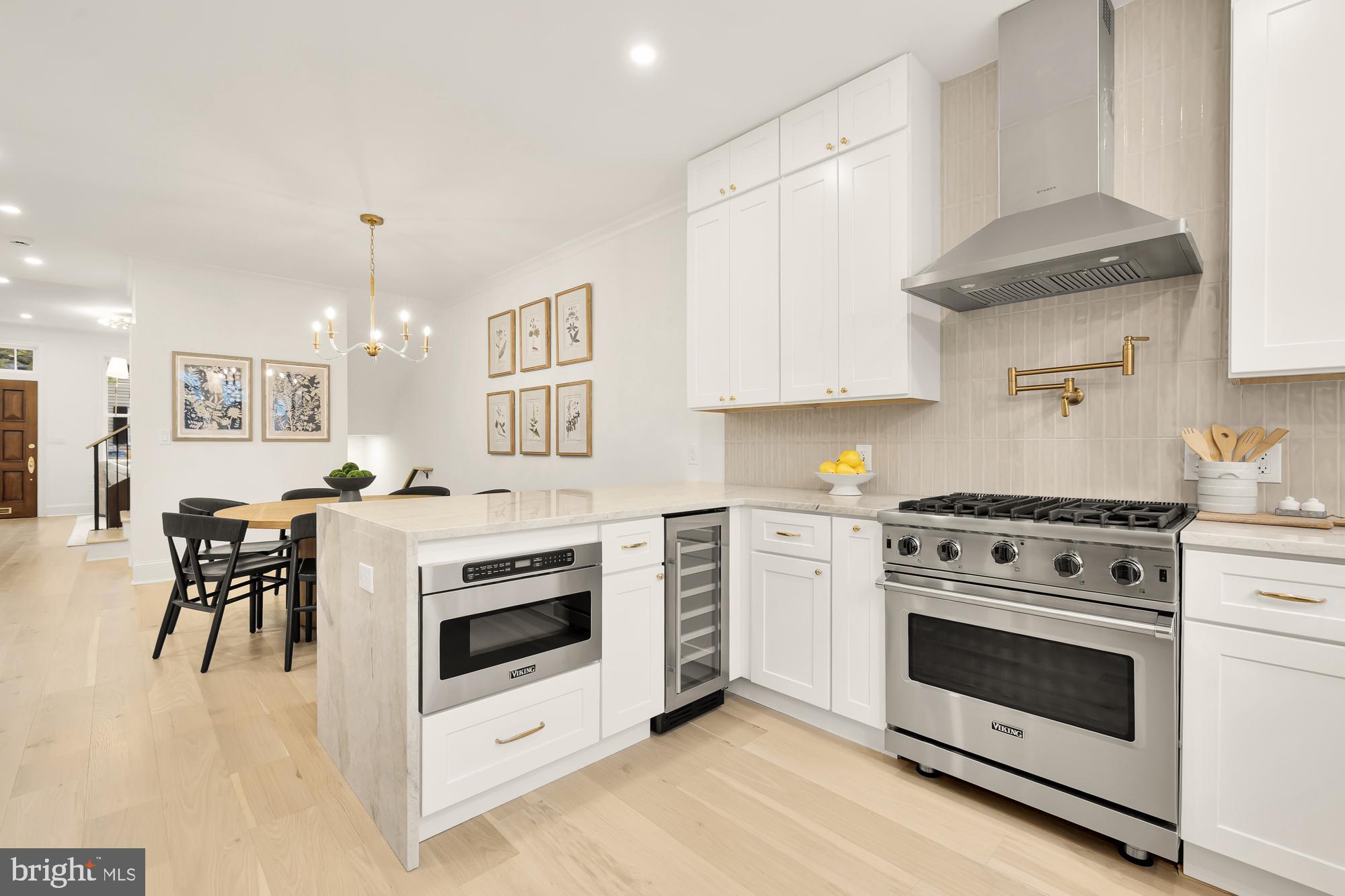 OLD TOWN ALEXANDRIA - Residential