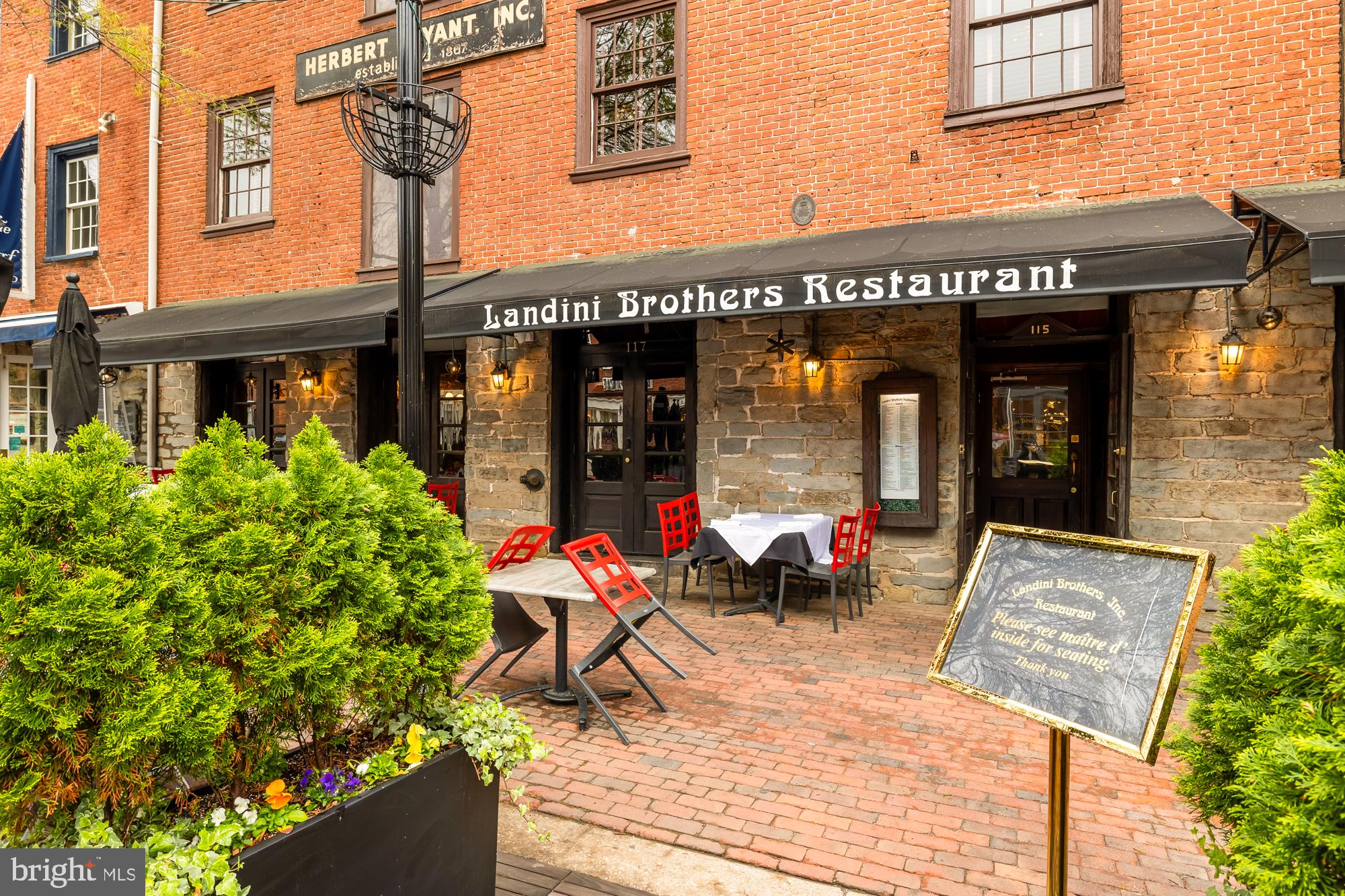 OLD TOWN ALEXANDRIA - Residential