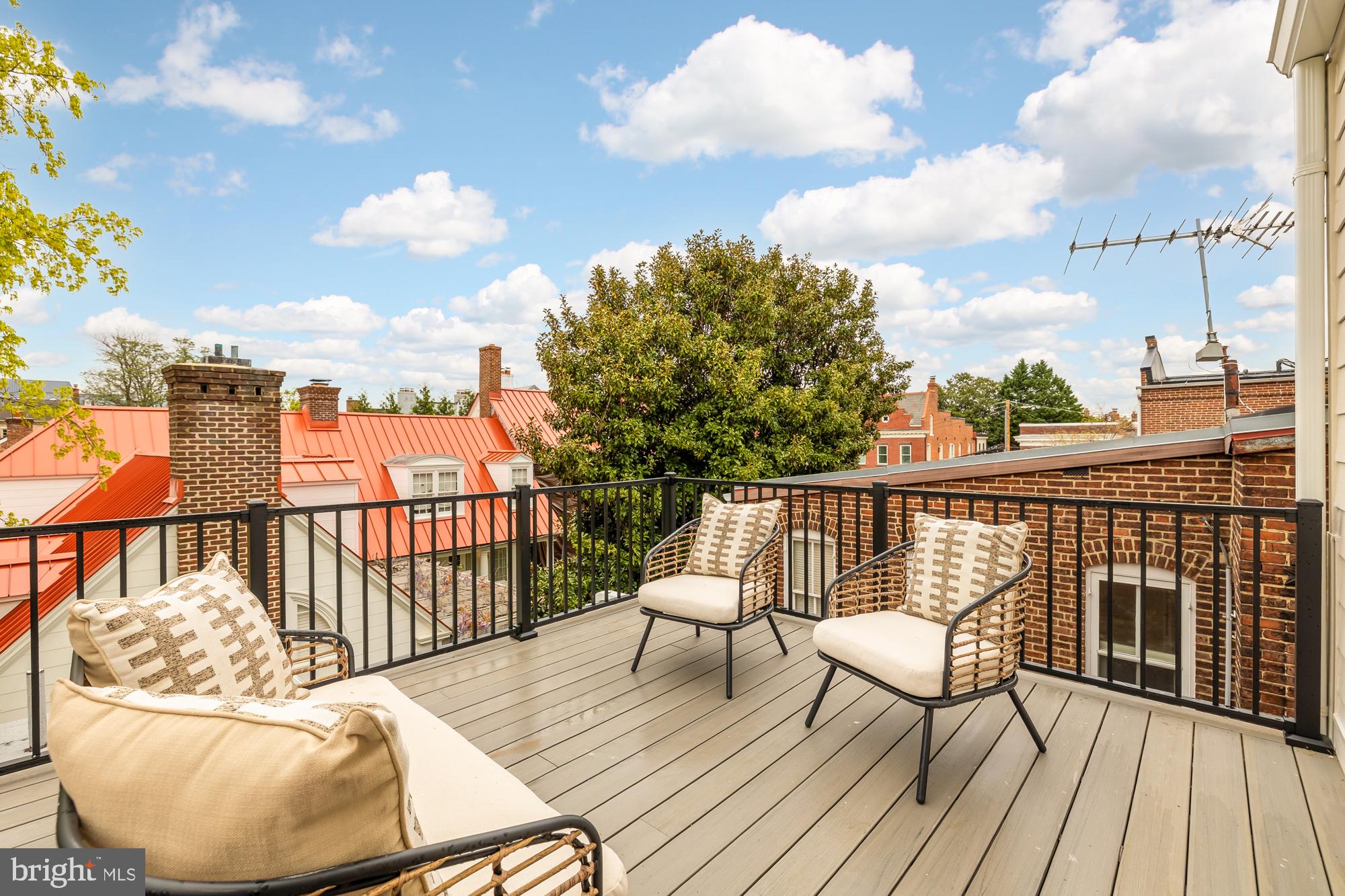 OLD TOWN ALEXANDRIA - Residential