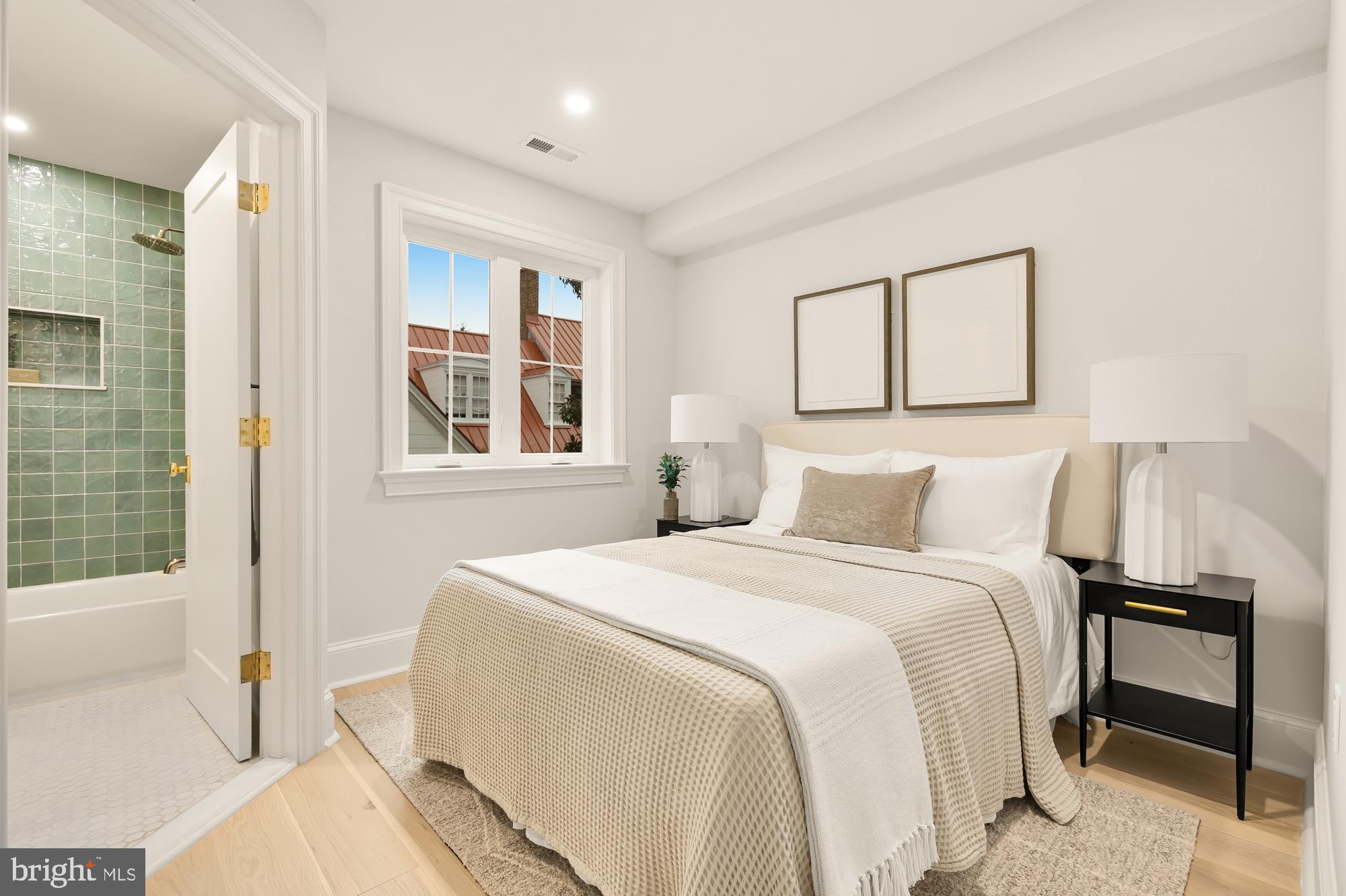 OLD TOWN ALEXANDRIA - Residential